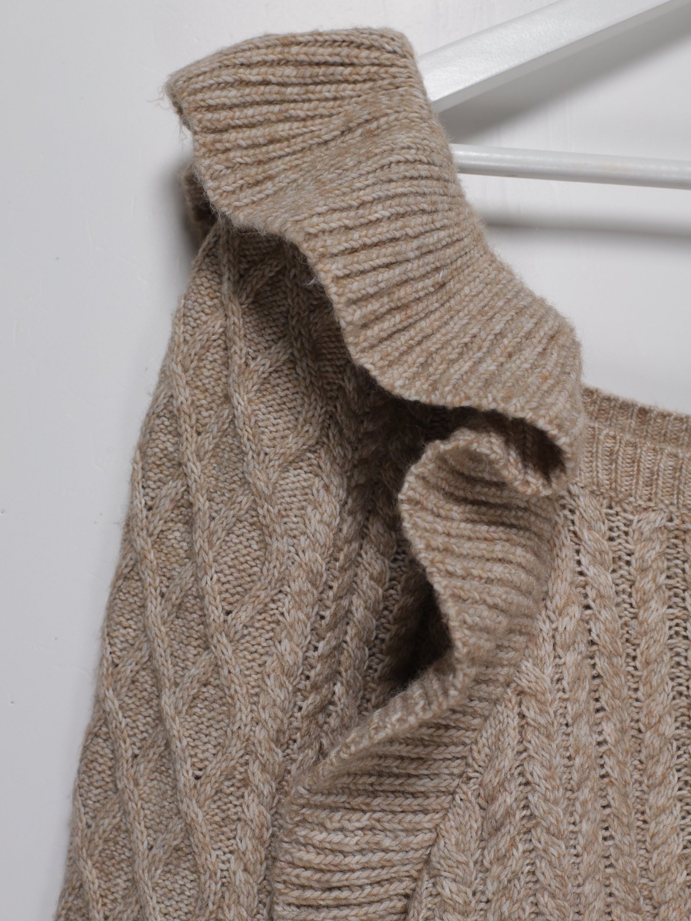 Светри та кардигани H&M модель 0918525_бежевий Светри та кардигани H&M модель 0918525_бежевий Фото