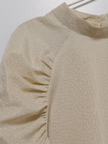 Сорочки H&M модель 0942643_молочний Фото