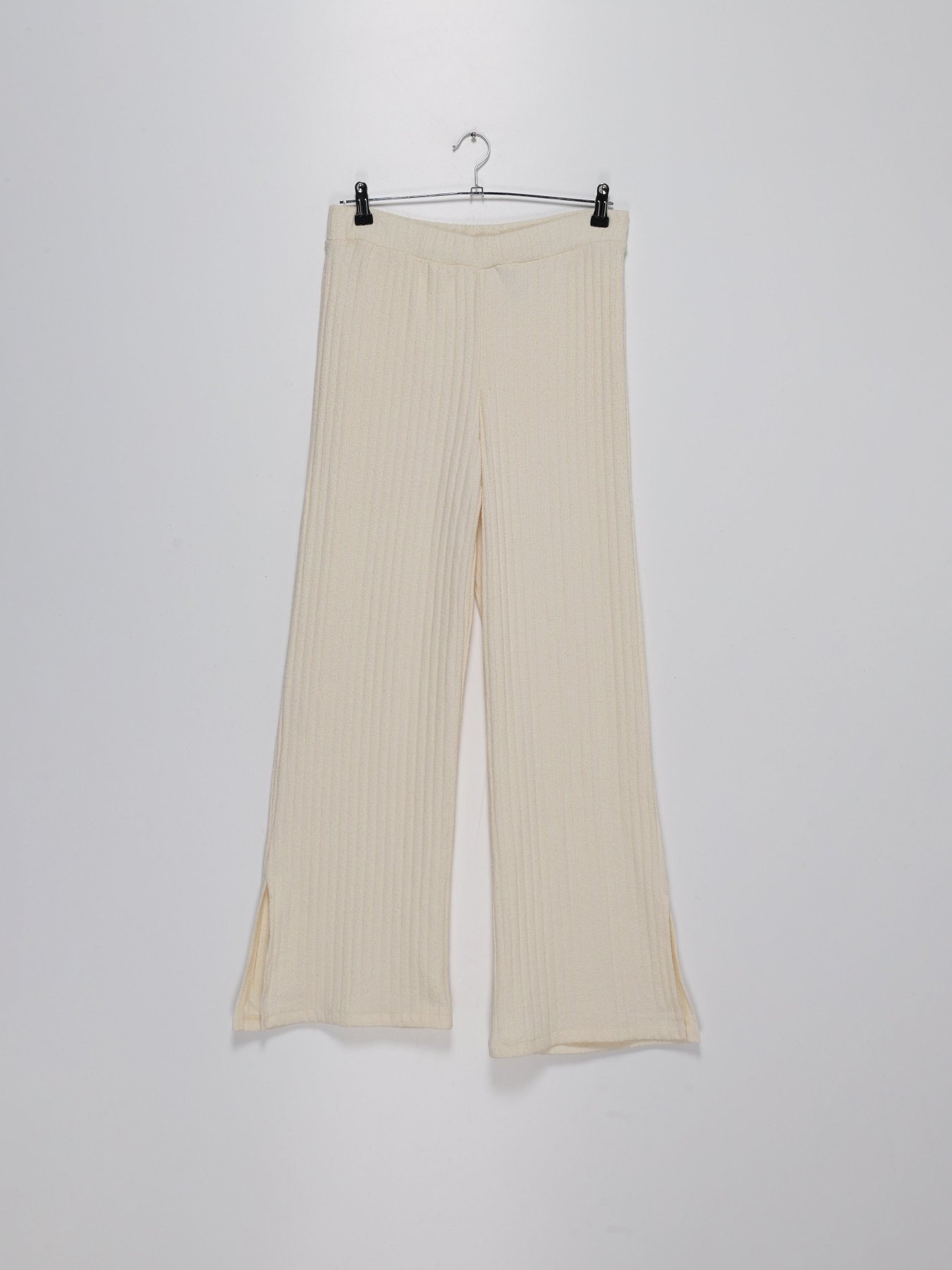 Брюки H&M модель 0965696_молочний Фото