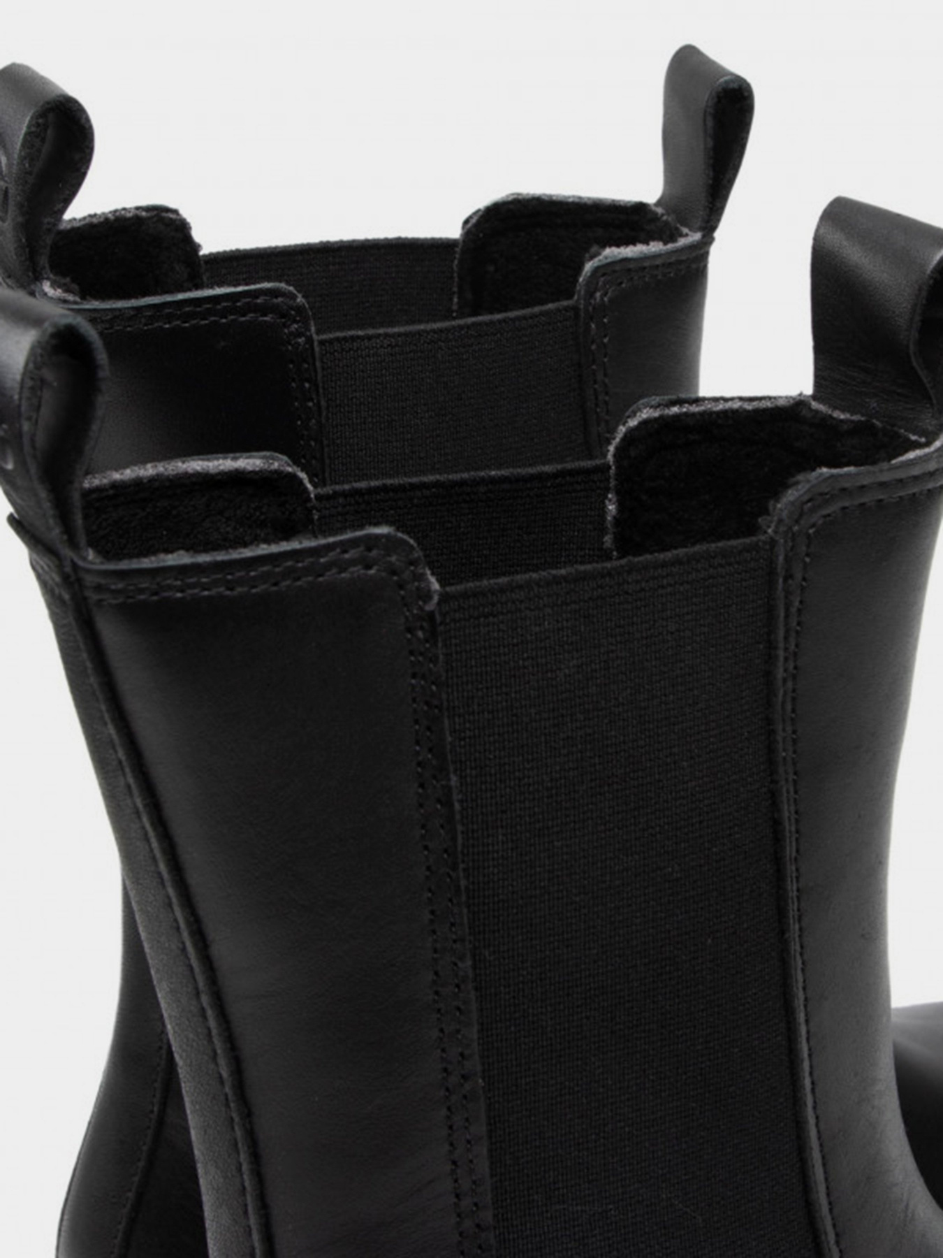 Ботинки и сапоги Tamaris Chelsea модель 1-1-25498-29 003 BLACK LEATHER Ботинки и сапоги Tamaris Chelsea модель 1-1-25498-29 003 BLACK LEATHER Фото