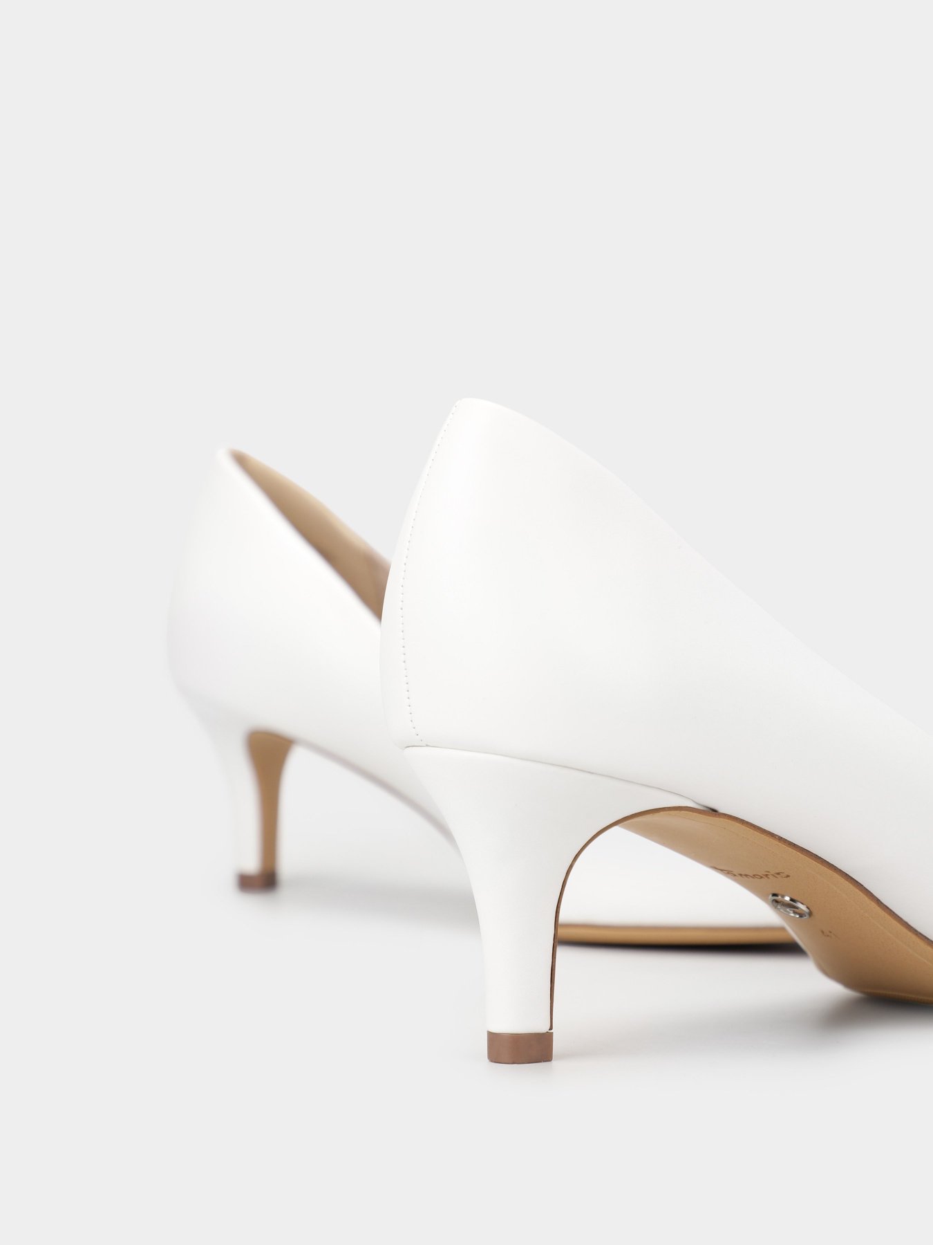 Туфлі та лофери Tamaris модель 1-1-22414-20 140 WHITE MATT Туфлі та лофери Tamaris модель 1-1-22414-20 140 WHITE MATT Фото
