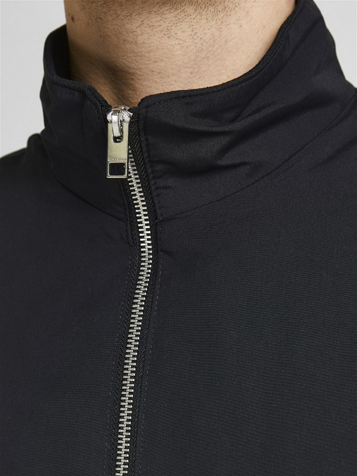 Куртки та дублянки JACK & JONES Jjerush Harrington модель 12204277_Black Фото