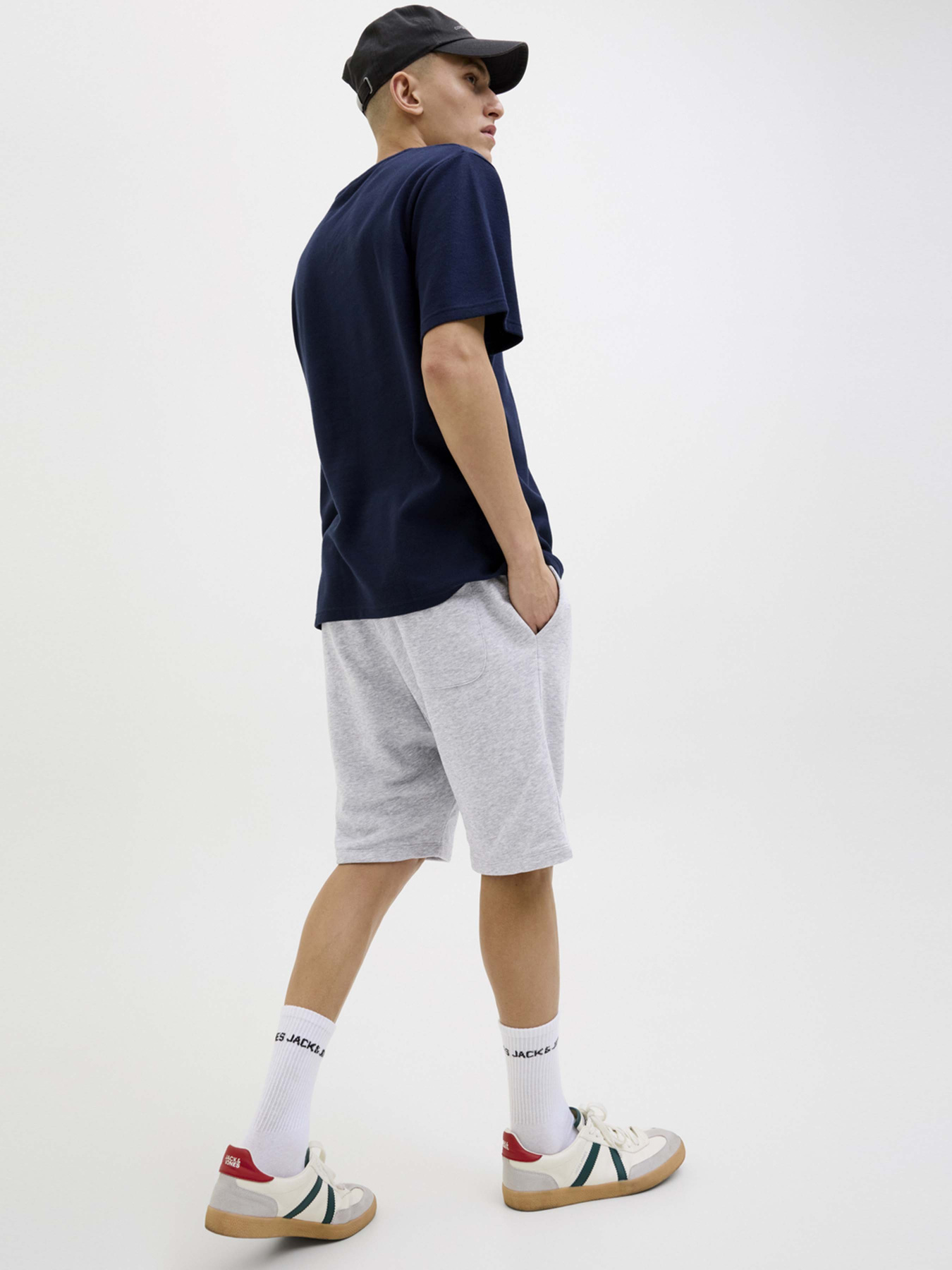 Шорты JACK & JONES GORDON BRADLEY SWEAT SHORTS модель 12249285_Light Grey Melange Шорты JACK & JONES GORDON BRADLEY SWEAT SHORTS модель 12249285_Light Grey Melange Фото