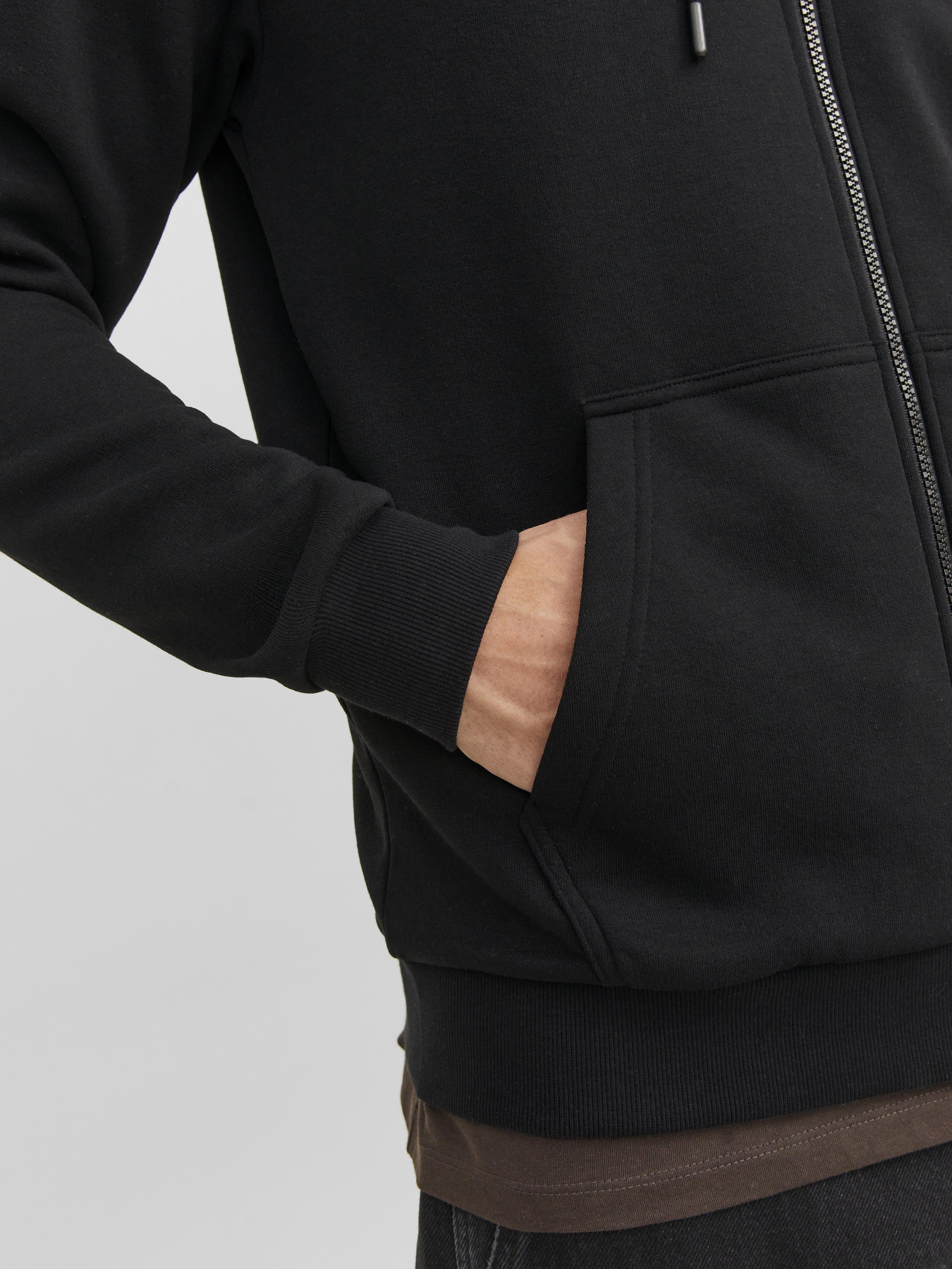 Худі та світшоти JACK & JONES BRADLEY SWEAT ZIP HOOD модель 12249342_Black Худі та світшоти JACK & JONES BRADLEY SWEAT ZIP HOOD модель 12249342_Black Фото