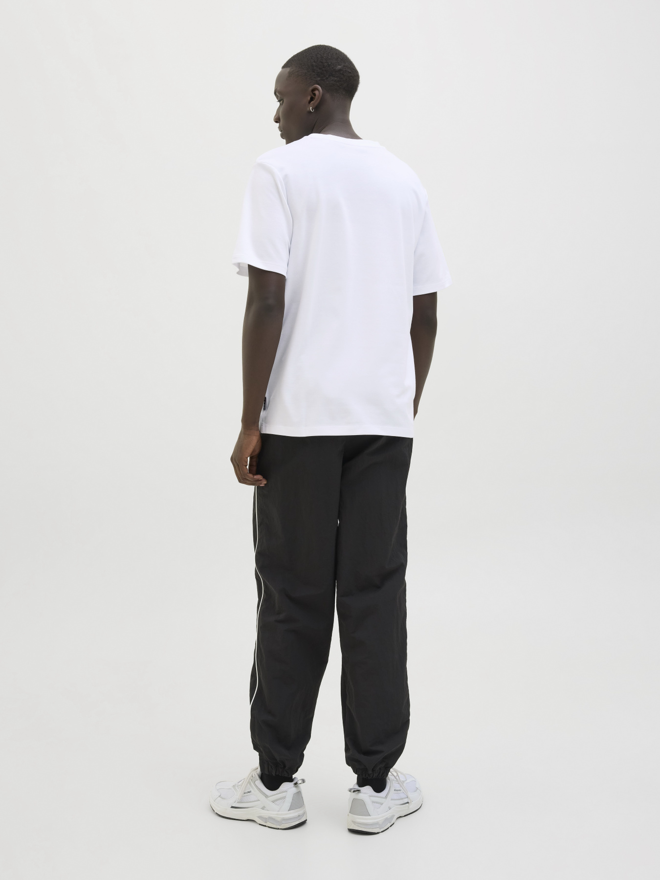 Футболки и поло JACK & JONES FUSION FULL BRANDING TEE модель 12273120_Bright White Футболки и поло JACK & JONES FUSION FULL BRANDING TEE модель 12273120_Bright White Фото