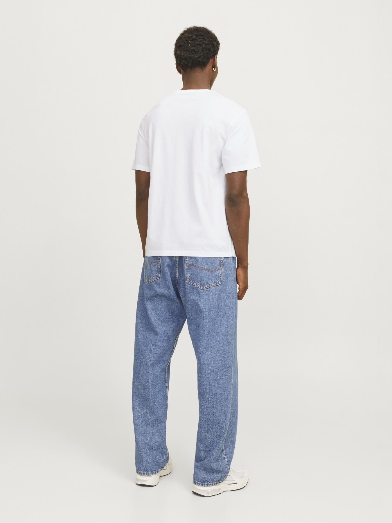 Футболки и поло JACK & JONES CORP GRAPHIC TEE модель 12268415_White 01 Футболки и поло JACK & JONES CORP GRAPHIC TEE модель 12268415_White 01 Фото