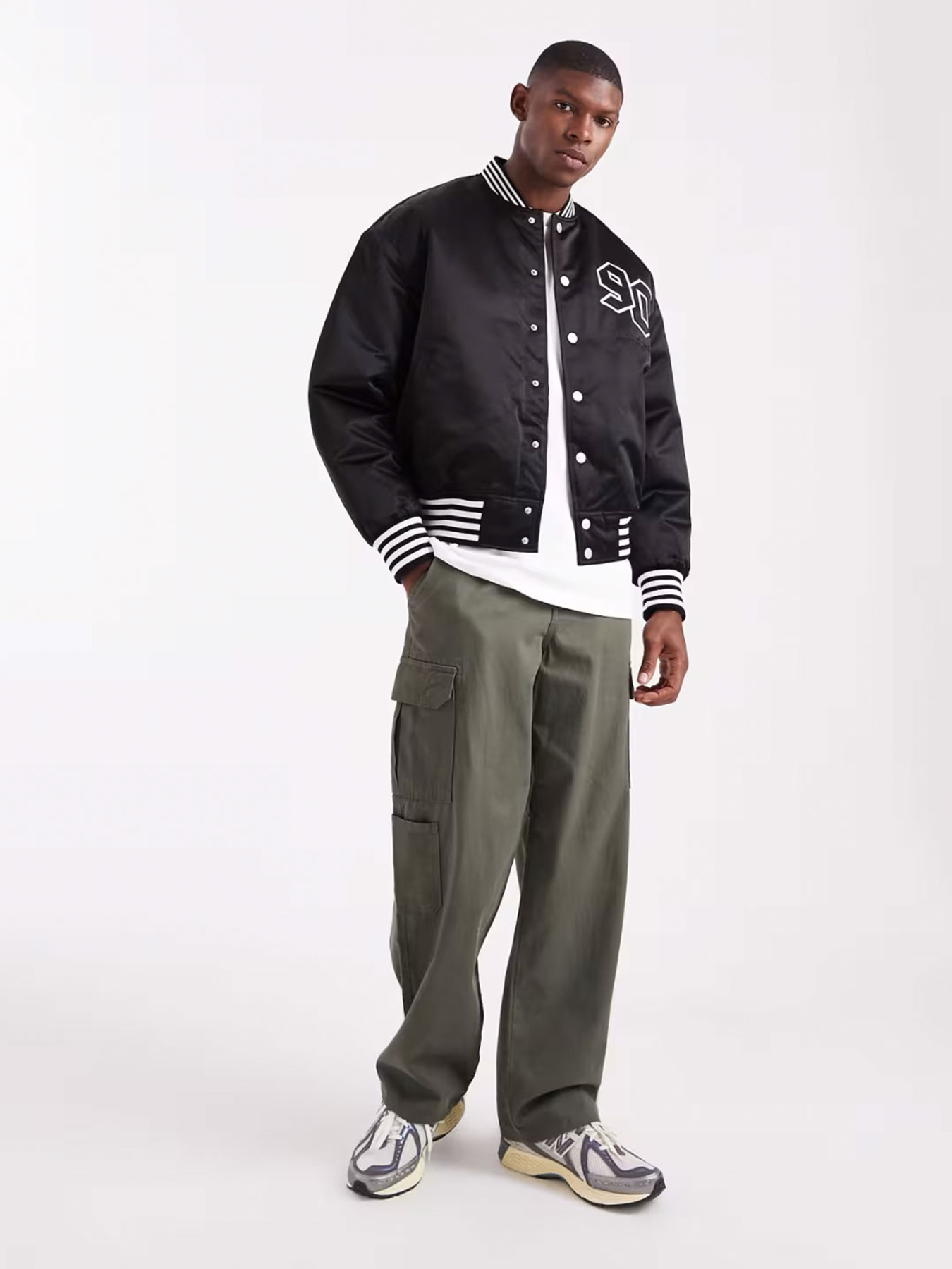 Куртки и дубленки JACK & JONES MEADOWS BOMBER модель 12282953_Black Фото