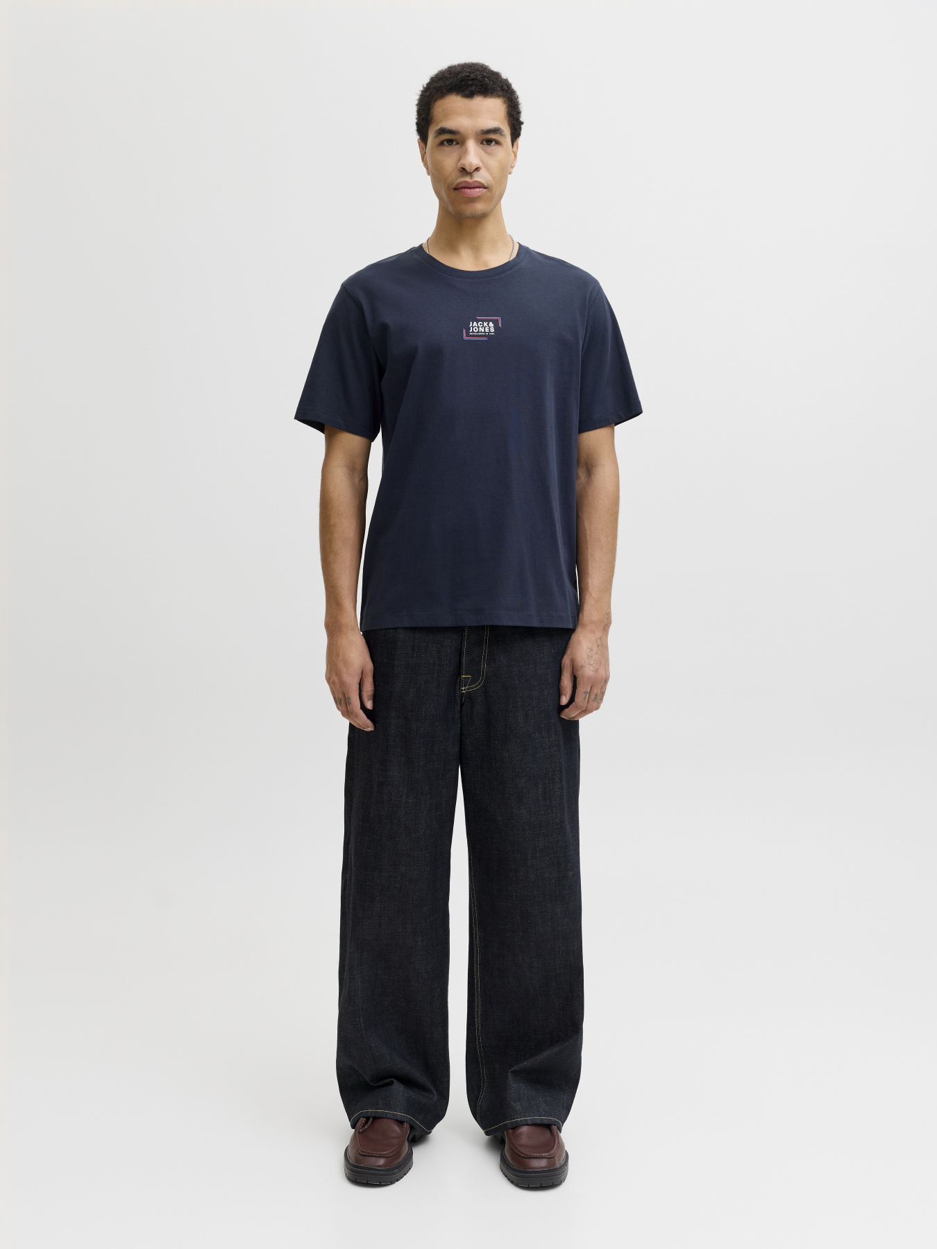 Футболки и поло JACK & JONES CORP GRAPHIC TEE модель 12268415_Navy Blazer Футболки и поло JACK & JONES CORP GRAPHIC TEE модель 12268415_Navy Blazer Фото