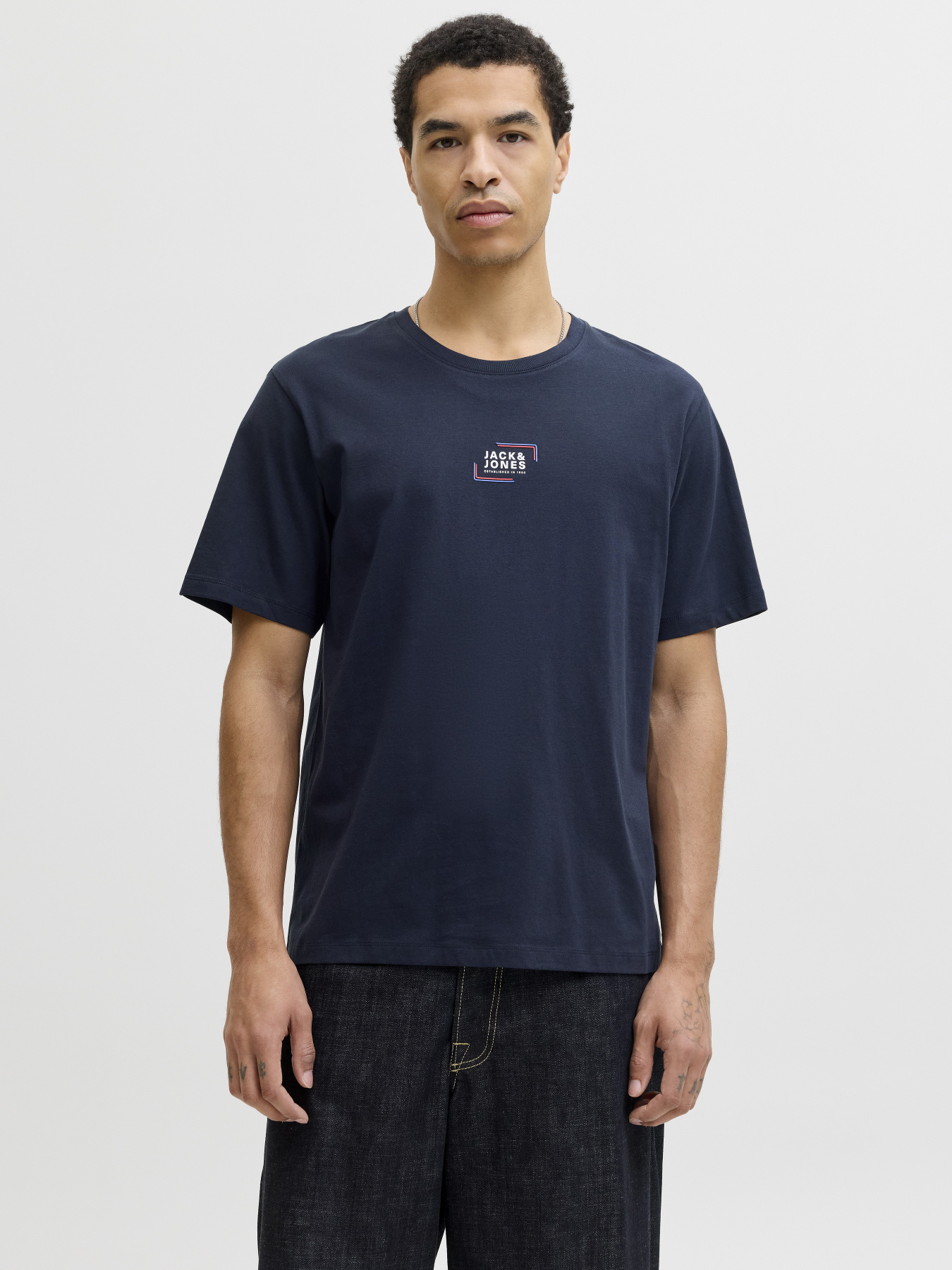 Футболки и поло JACK & JONES CORP GRAPHIC TEE модель 12268415_Navy Blazer Футболки и поло JACK & JONES CORP GRAPHIC TEE модель 12268415_Navy Blazer Фото