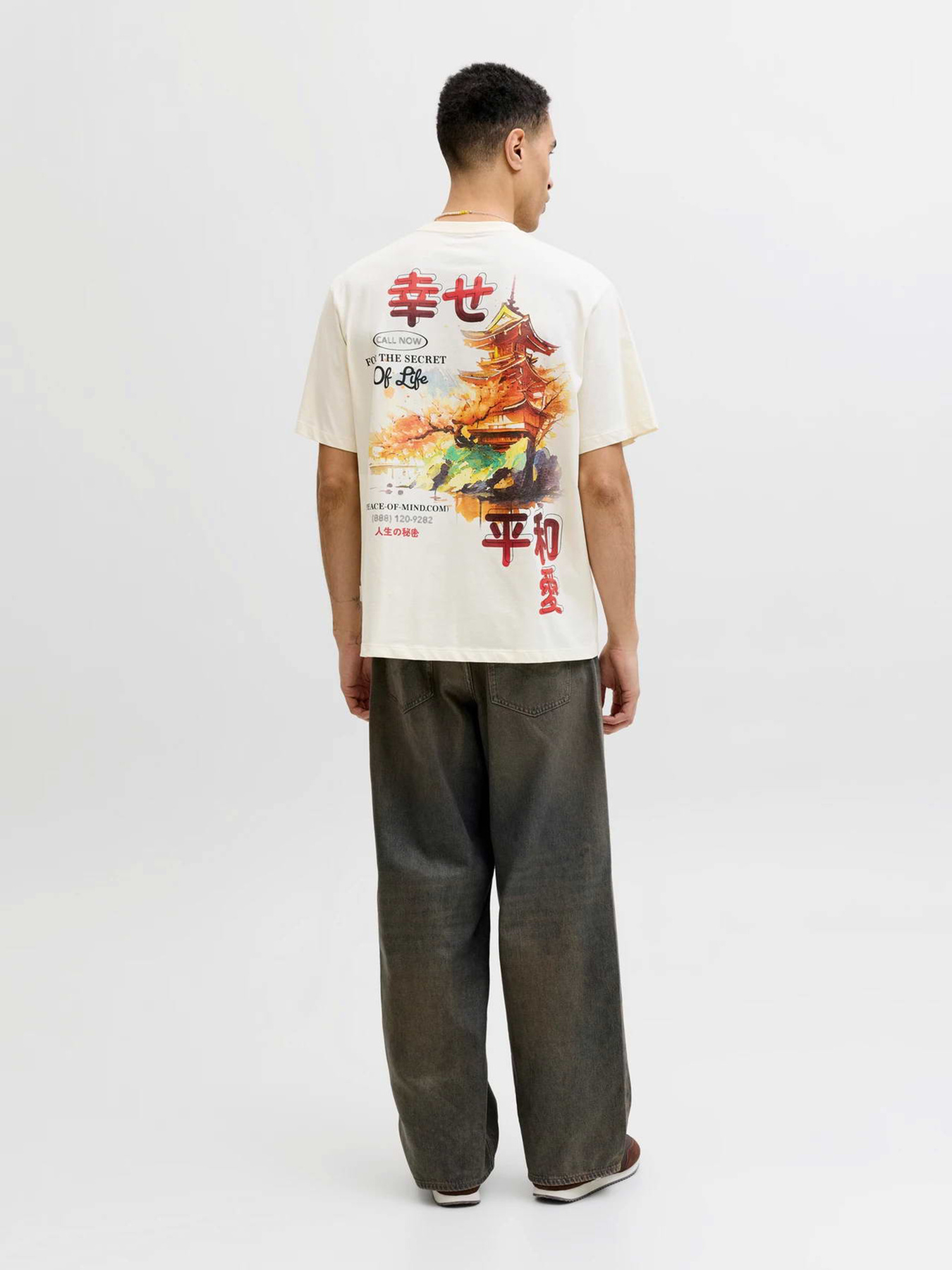 Футболки и поло JACK & JONES BIG JAPAN TEE модель 12293428_Antique White RED AW Футболки и поло JACK & JONES BIG JAPAN TEE модель 12293428_Antique White RED AW Фото