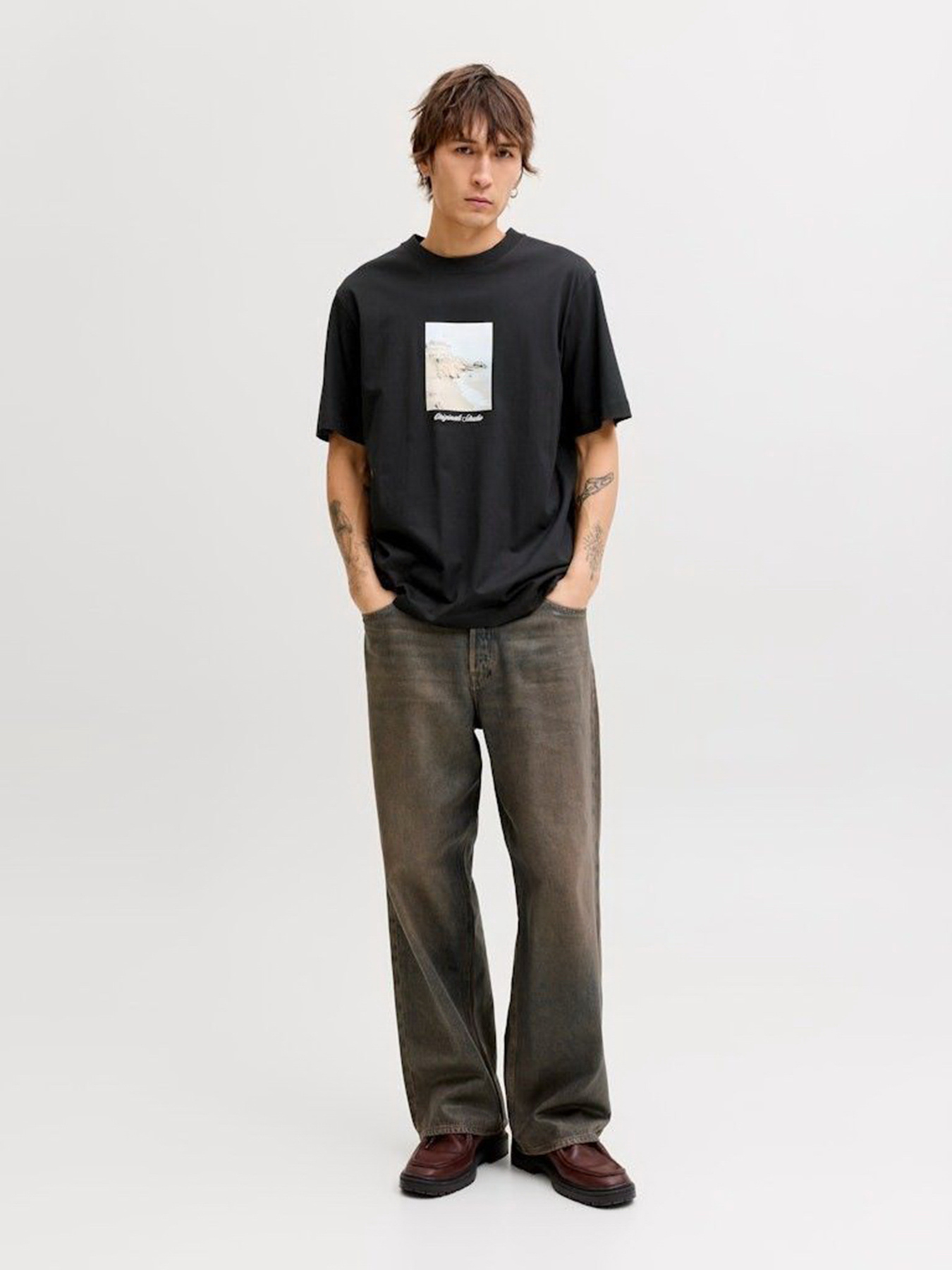 Футболки и поло JACK & JONES NORREBRO PHOTO TEE модель 12291022_Black Main2 26 Футболки и поло JACK & JONES NORREBRO PHOTO TEE модель 12291022_Black Main2 26 Фото