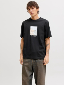 Футболки і поло JACK & JONES NORREBRO PHOTO TEE модель 12291022_Black Main2 26 Фото