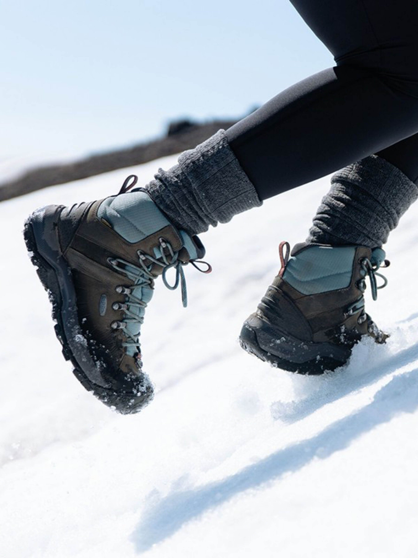 Черевики та чоботи Keen Revel IV Mid Polar модель 1023629 Сірий, бірюзовий Фото
