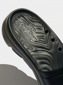 Шлёпанцы Skechers GOWALK 5 - SURF'S OUT модель 243005 BKGY Фото