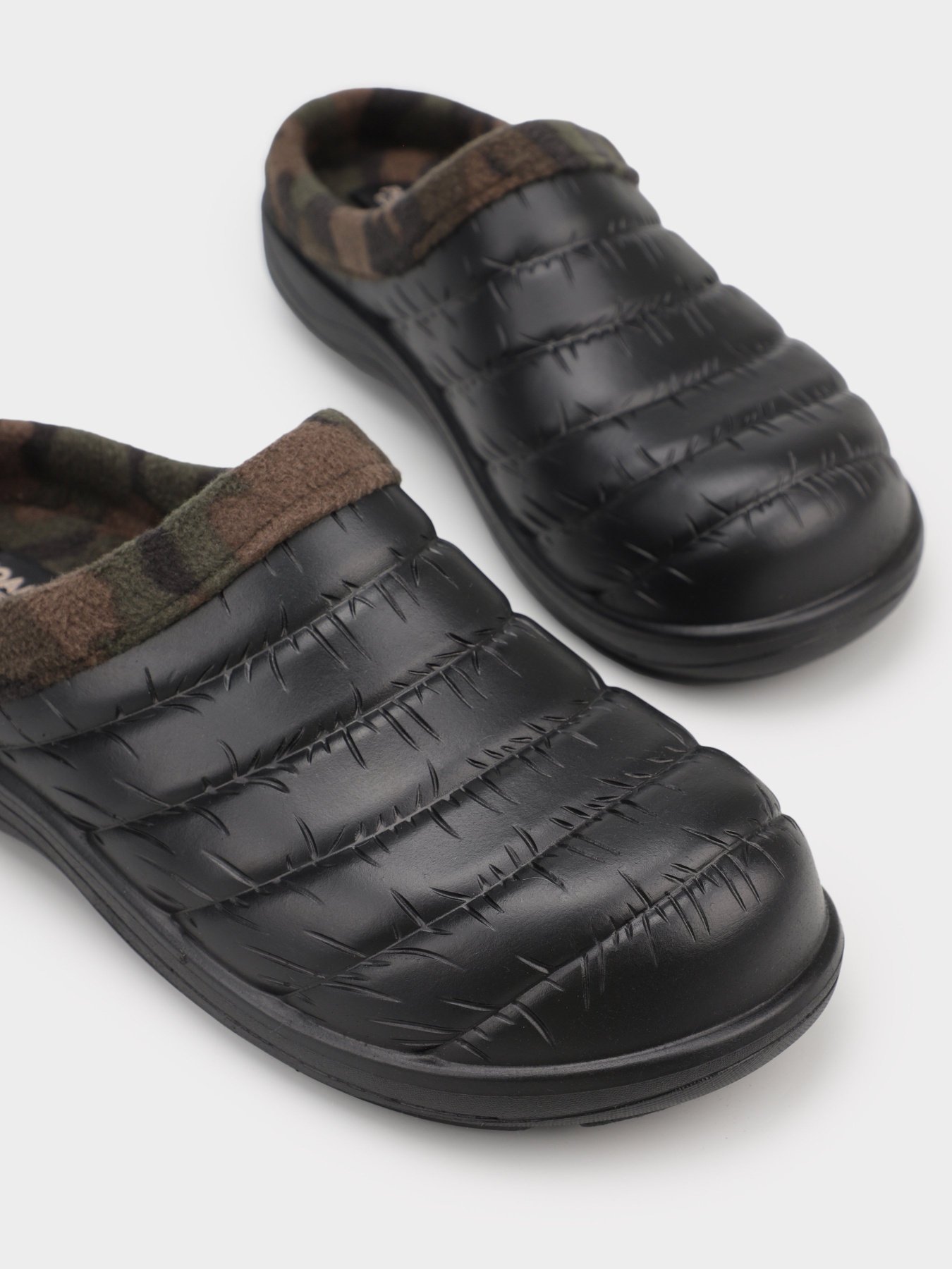 Шлёпанцы Skechers Foamies Cozy Camper модель 243136 BKMT Шлёпанцы Skechers Foamies Cozy Camper модель 243136 BKMT Фото