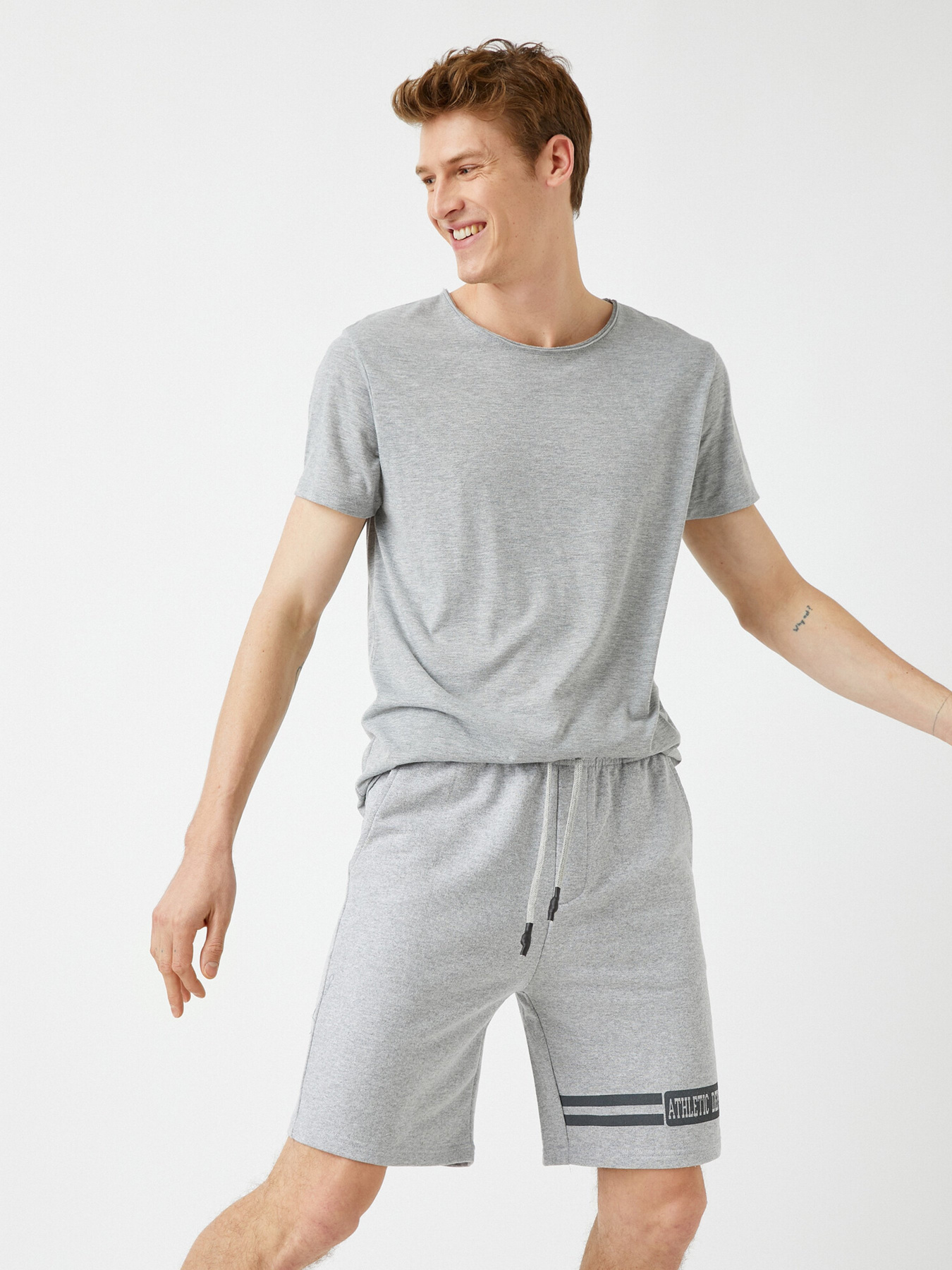 Шорты Koton модель 1YAM41163OK027 Шорты Koton модель 1YAM41163OK027 Фото