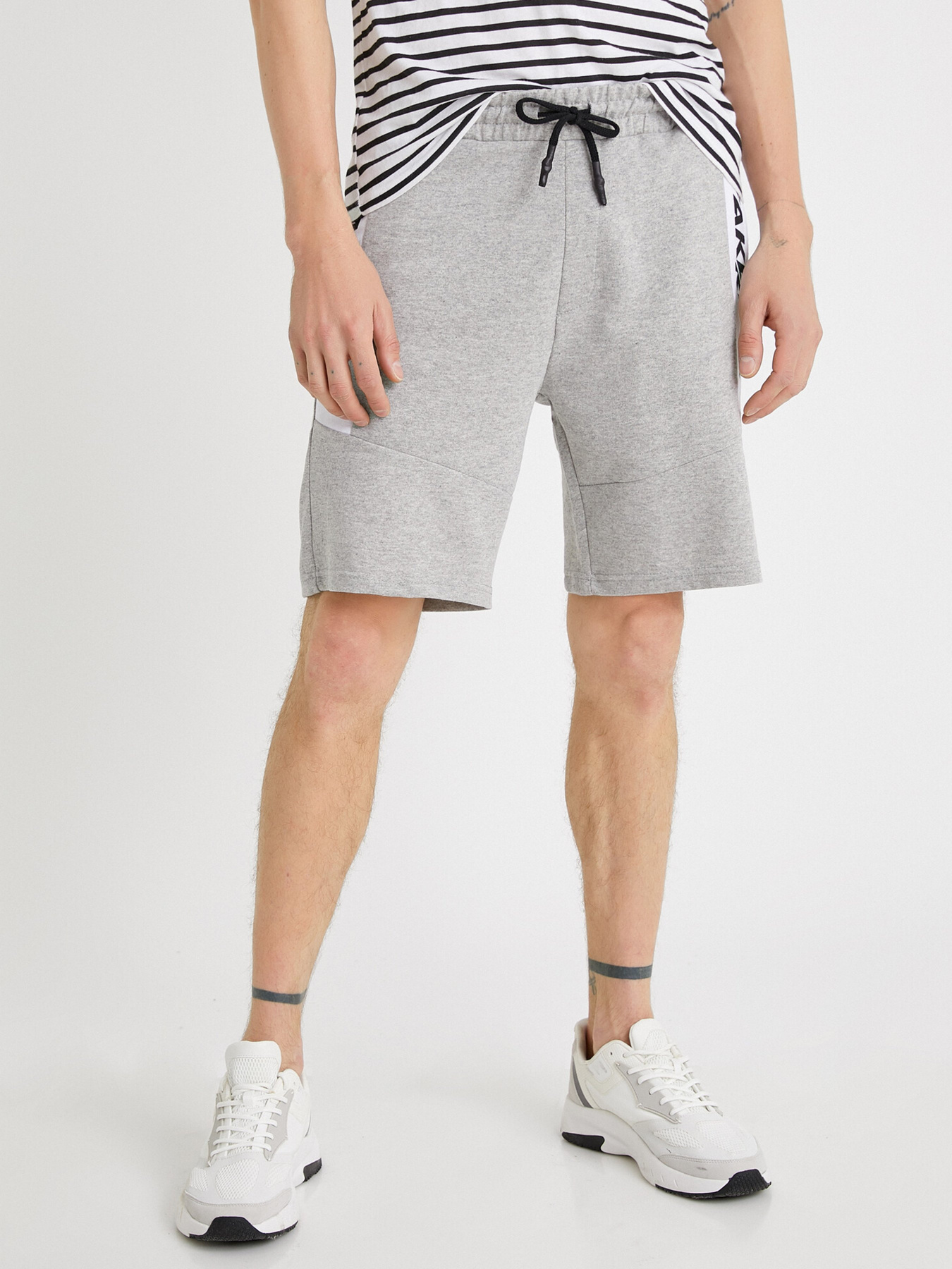 Шорты Koton модель 1YAM41042LK027 Шорты Koton модель 1YAM41042LK027 Фото
