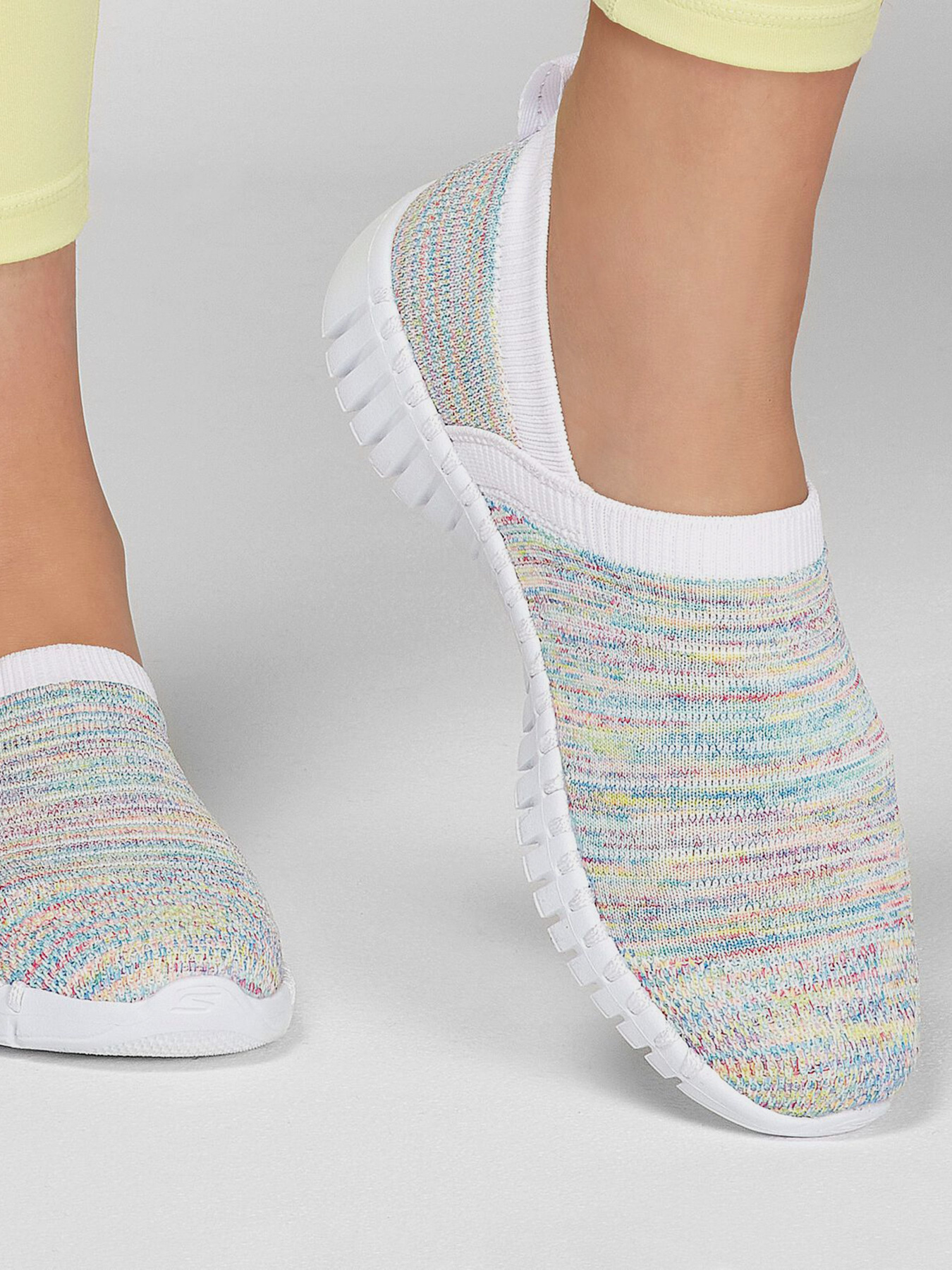 Слипоны и мокасины Skechers GOwalk Smart - Eccentric модель 124063 WMT Фото
