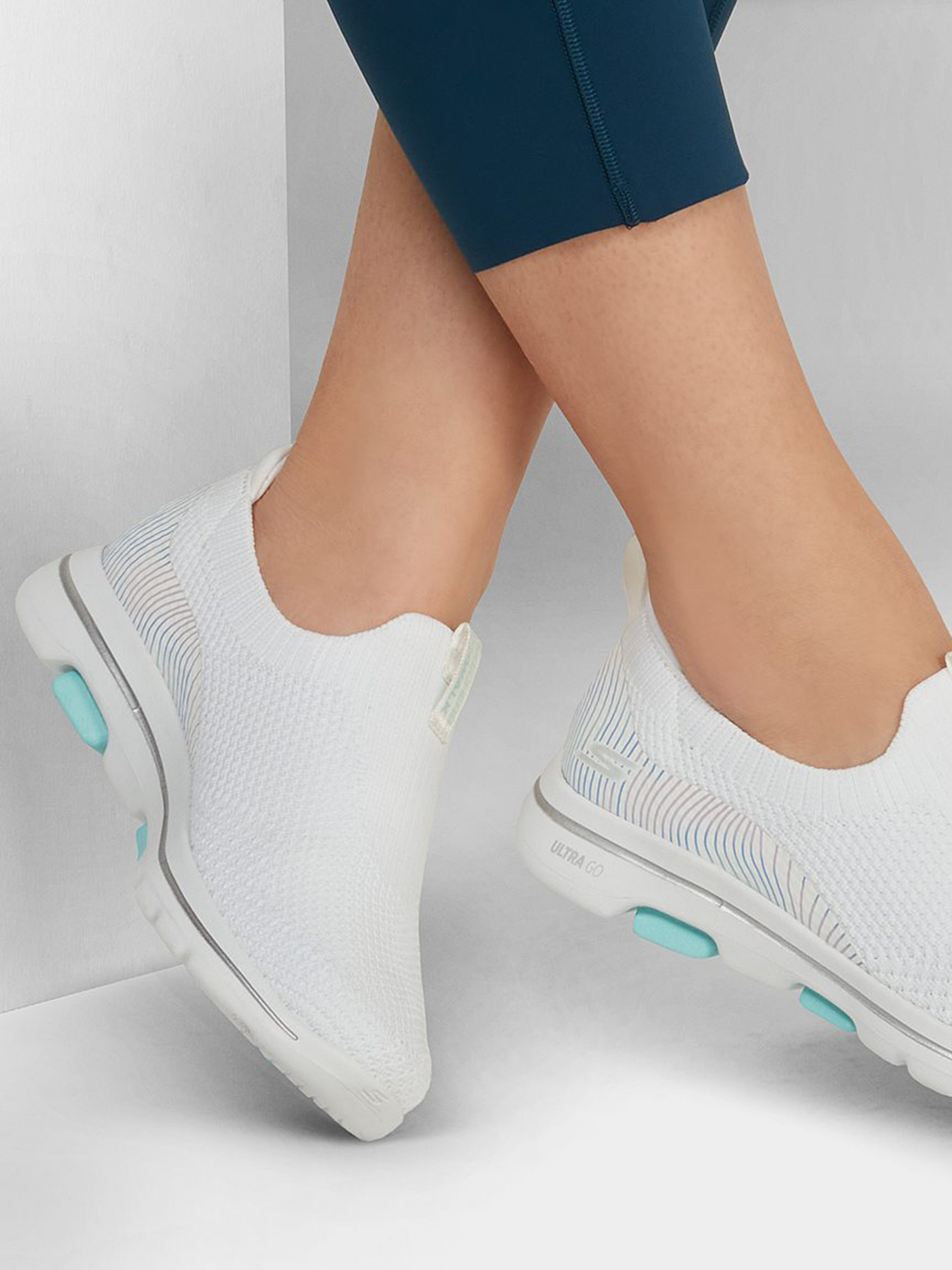 Слипоны и мокасины Skechers Go Walk 5 модель 124240 WMLT Фото