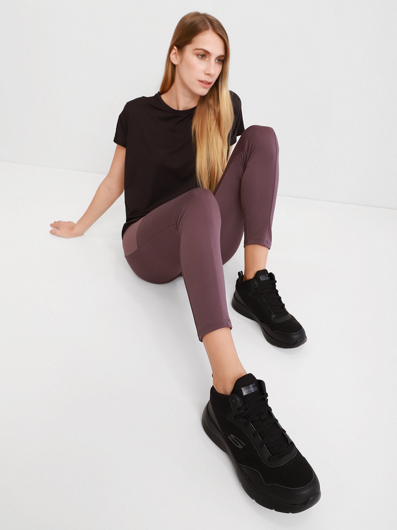 Кроссовки Skechers Dynamight 2.0 модель 66666321 BBK Кроссовки Skechers Dynamight 2.0 модель 66666321 BBK Фото