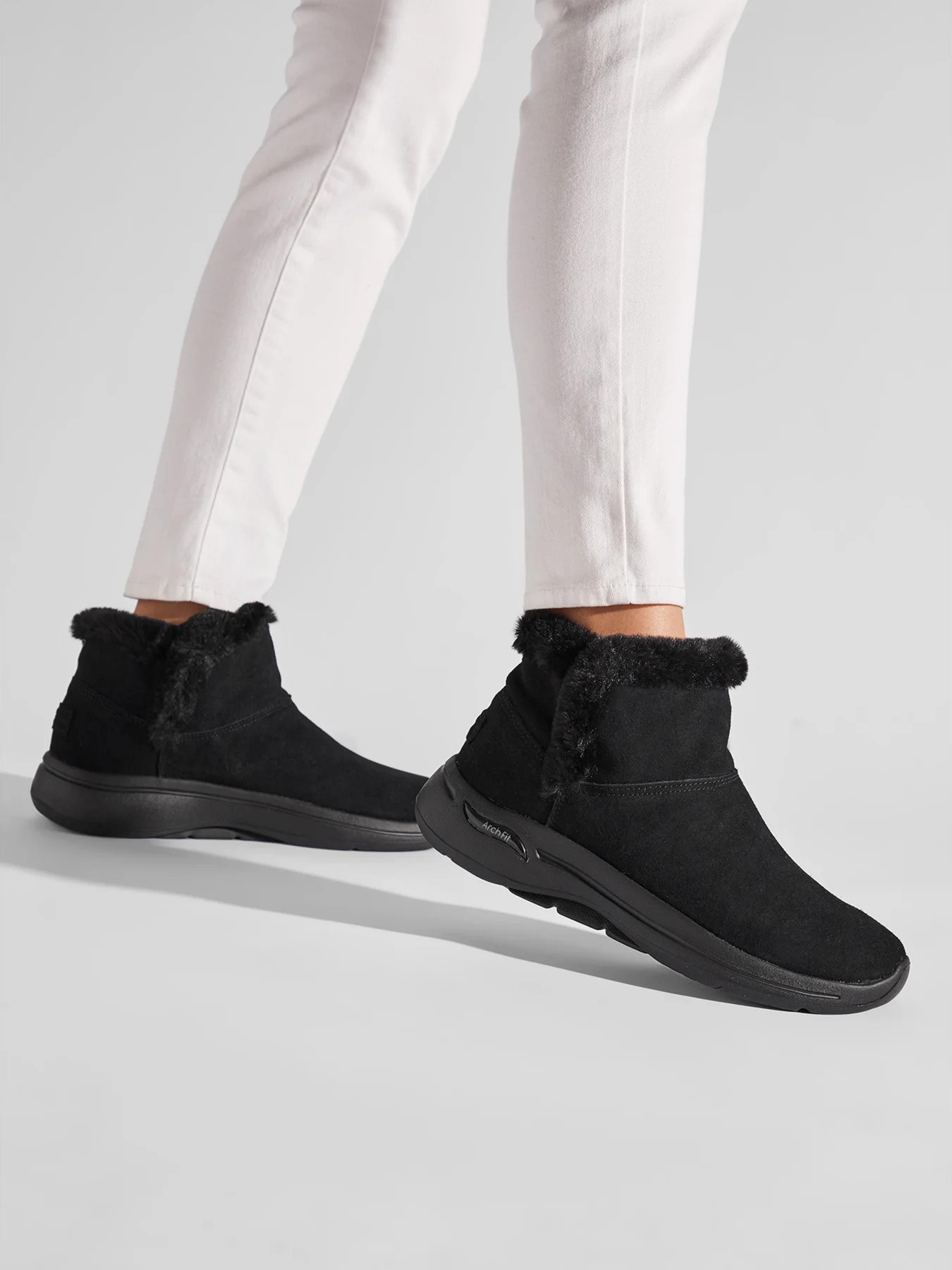 Ботинки и сапоги Skechers Go Walk модель 144400 BBK Фото
