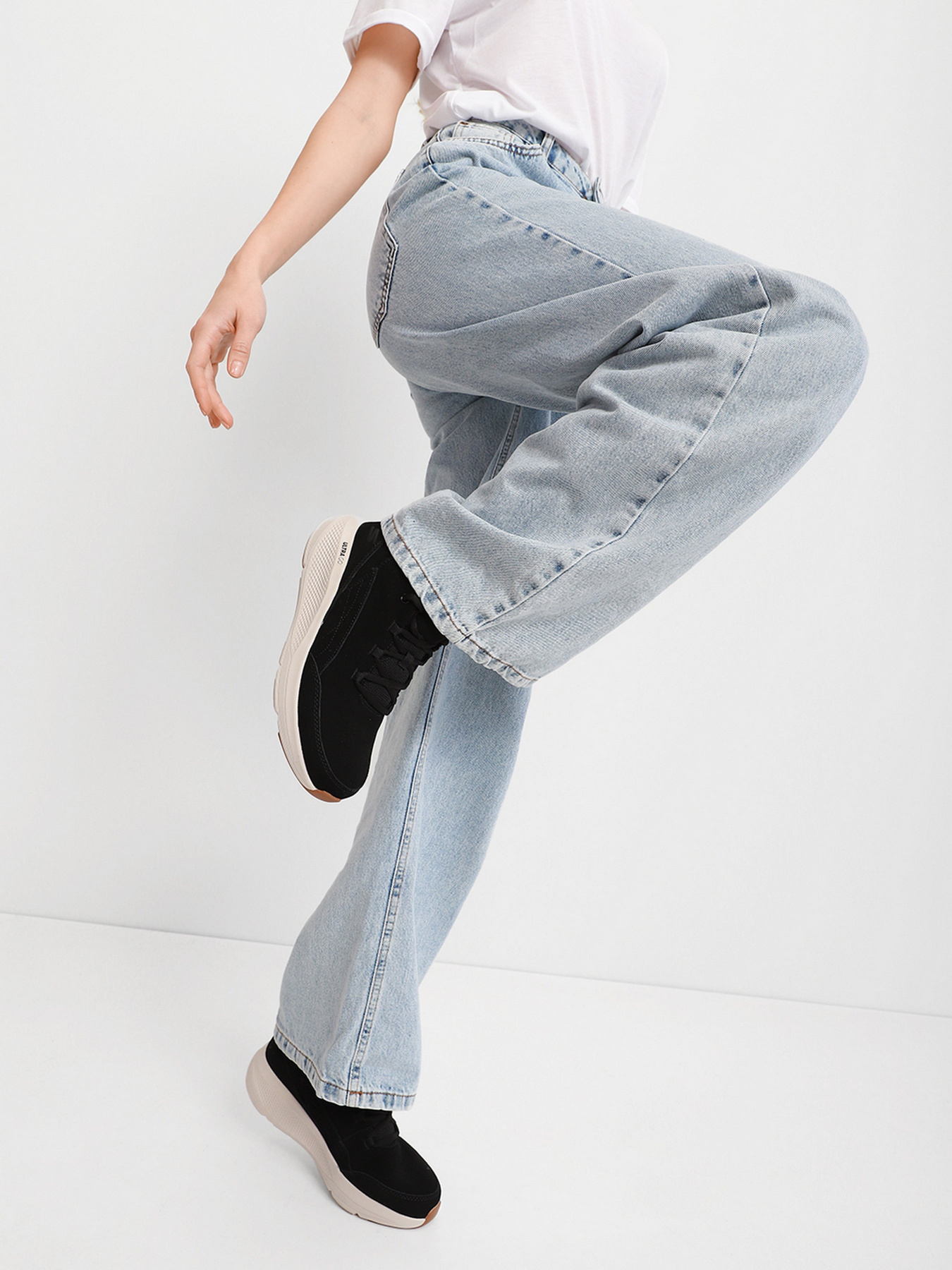 Кроссовки Skechers ON-THE-GO ELEVATE модель 144521 BKW Кроссовки Skechers ON-THE-GO ELEVATE модель 144521 BKW Фото
