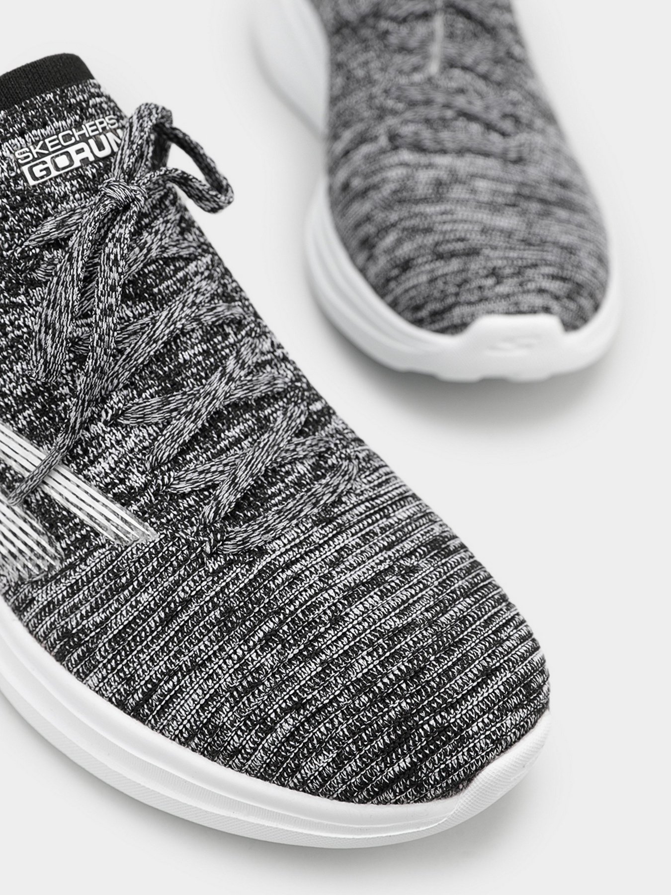 Кросівки Skechers GOrun Fast Performance модель 128883 BKW Фото
