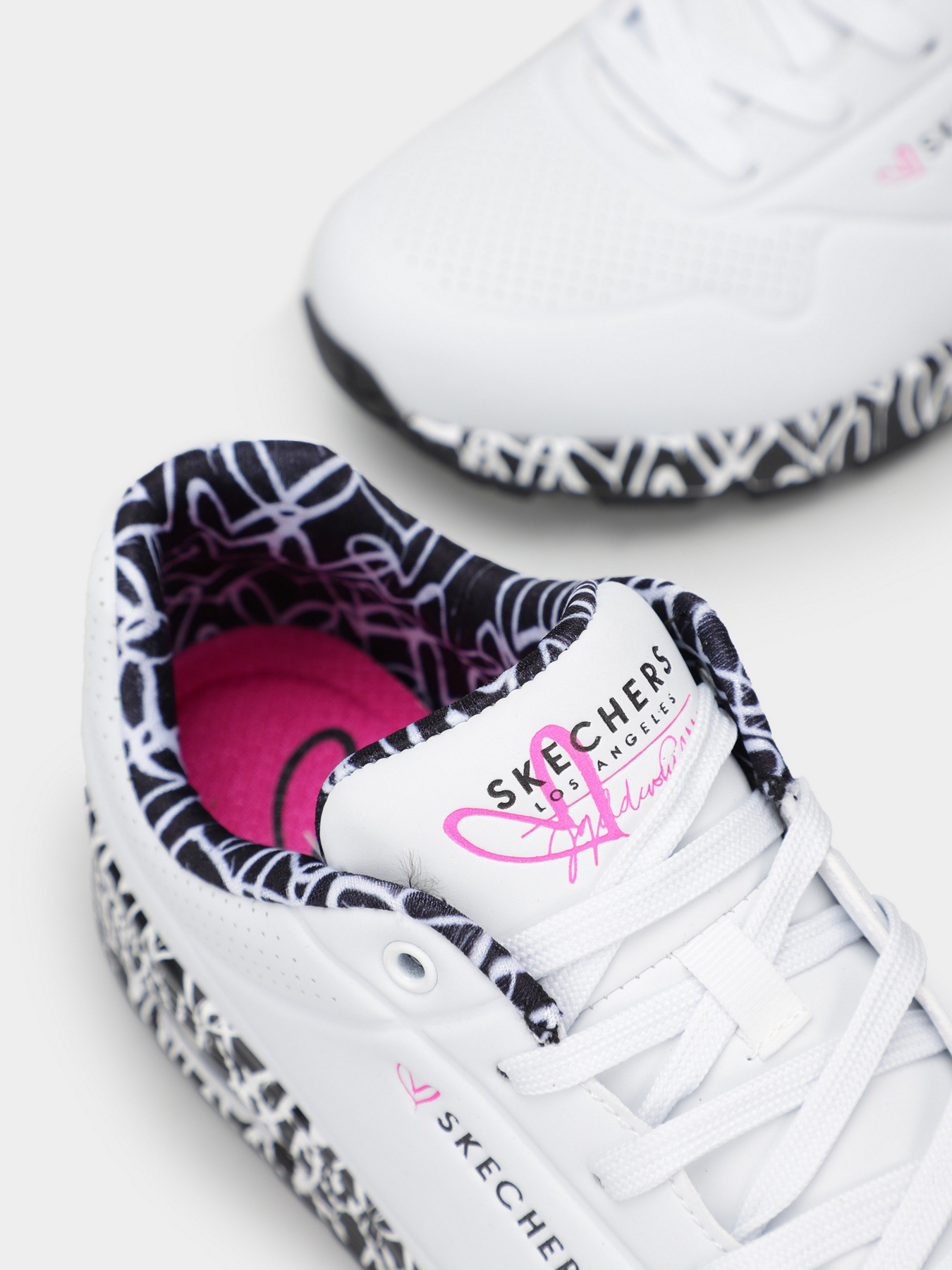 Кроссовки Skechers x JGoldcrown: Uno – Loving Love модель 155506 WBK Кроссовки Skechers x JGoldcrown: Uno – Loving Love модель 155506 WBK Фото