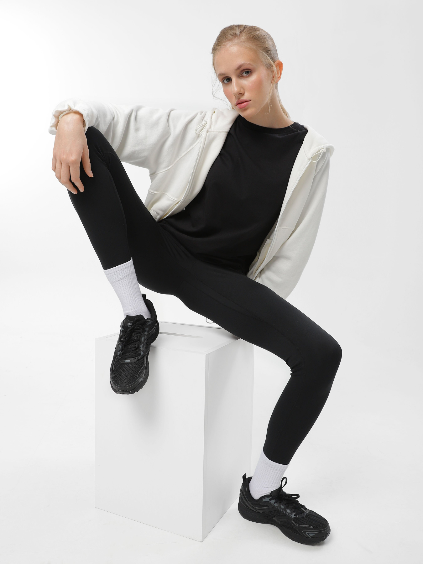 Кроссовки Skechers Go Run Consistent модель 128075 BBK Фото