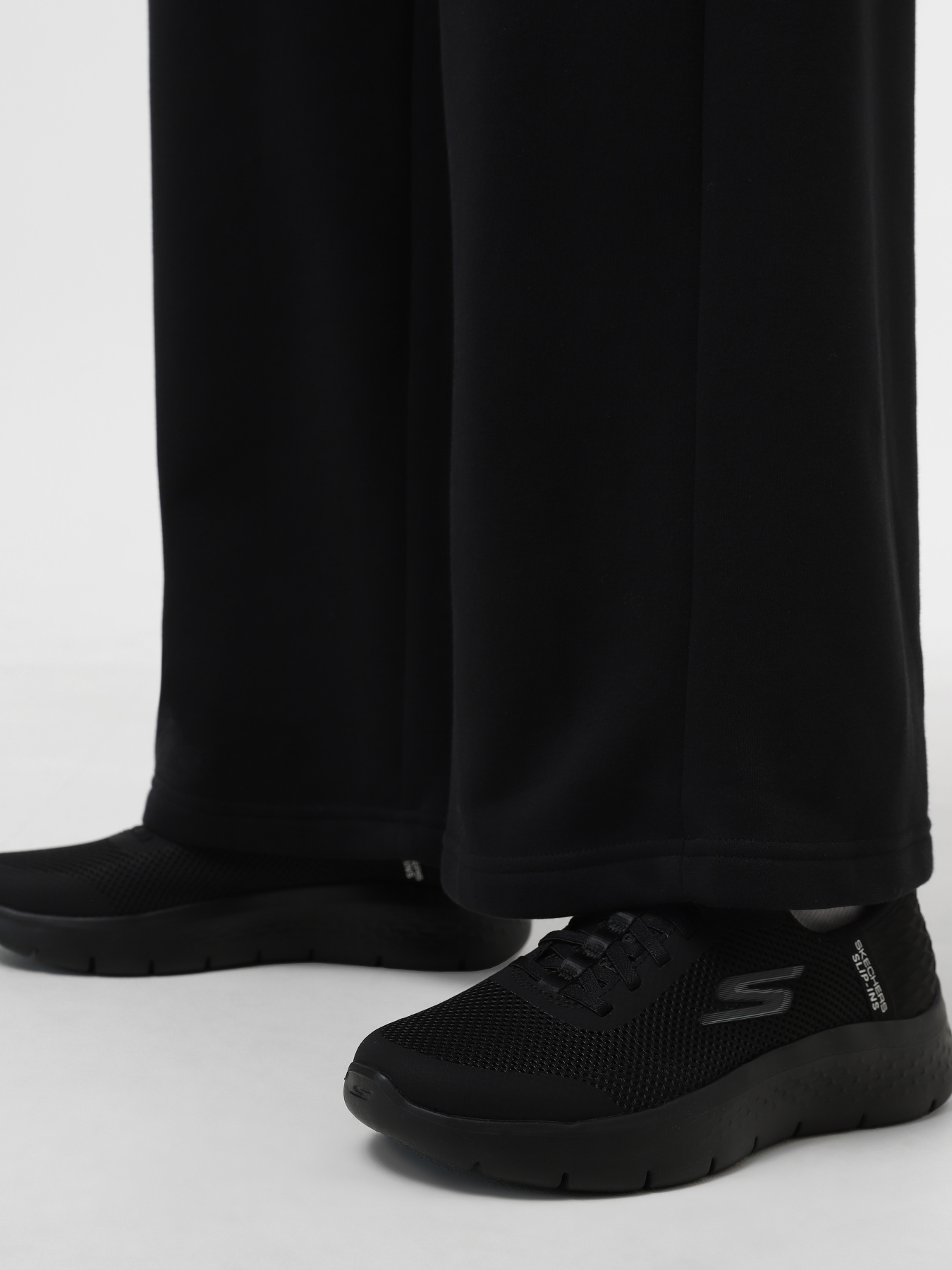 Кросівки Skechers Slip-ins: GO Walk Flex - Grand Entry модель 124836 BBK Кросівки Skechers Slip-ins: GO Walk Flex - Grand Entry модель 124836 BBK Фото