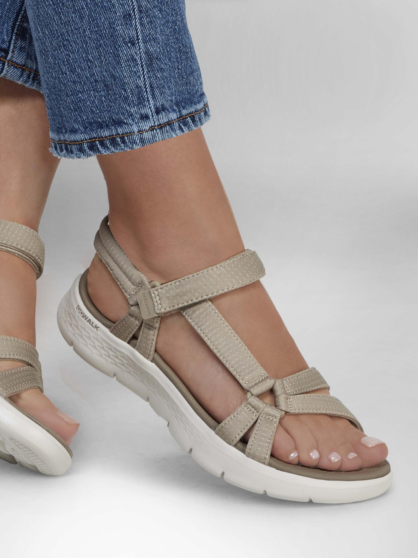 Сандалии Skechers GO Walk Flex Sandal - Sublime модель 141451 TPE Сандалии Skechers GO Walk Flex Sandal - Sublime модель 141451 TPE Фото