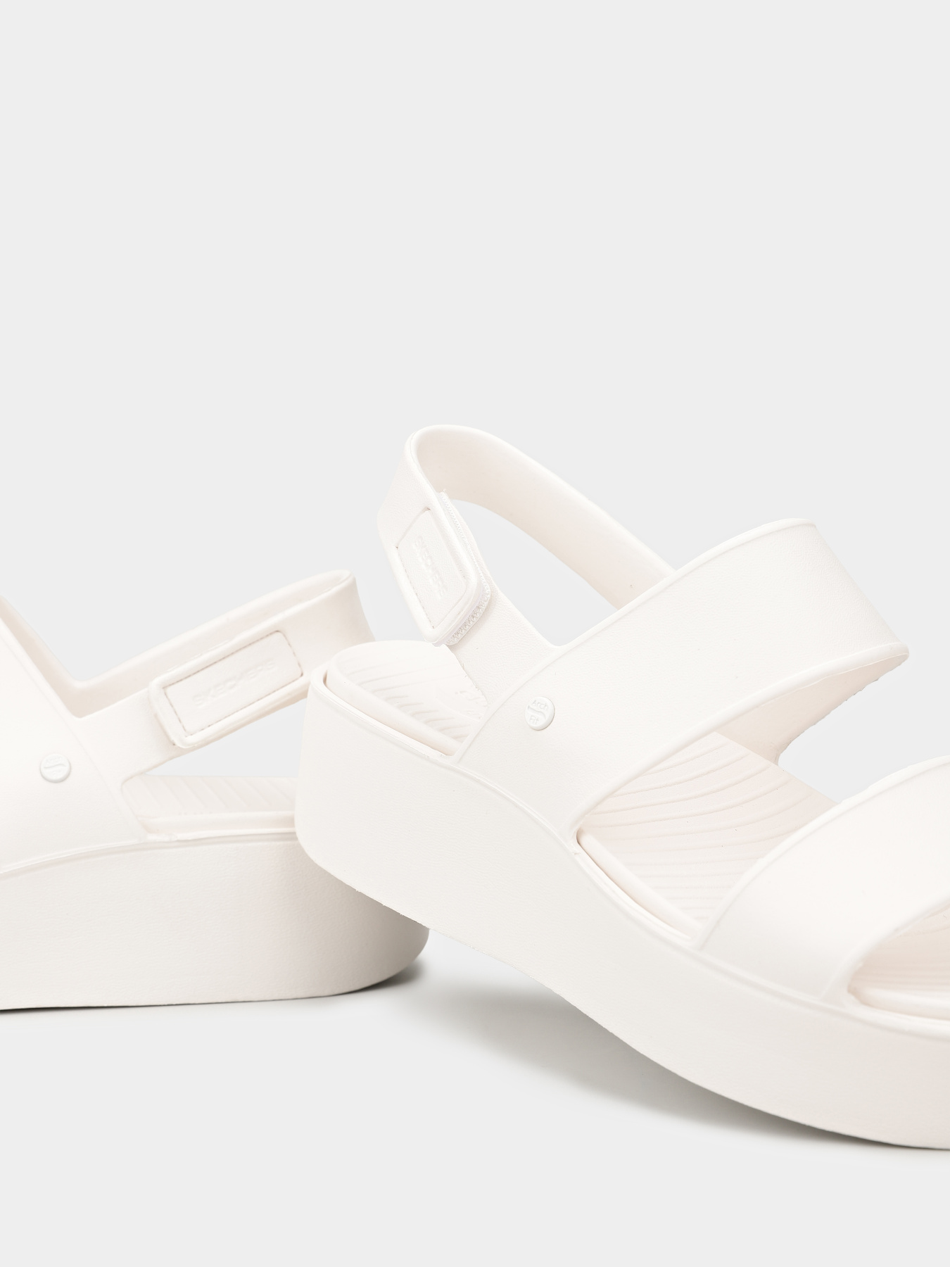 Сандалии Skechers ARCH FIT UPBEAT модель 111257 WHT Сандалии Skechers ARCH FIT UPBEAT модель 111257 WHT Фото