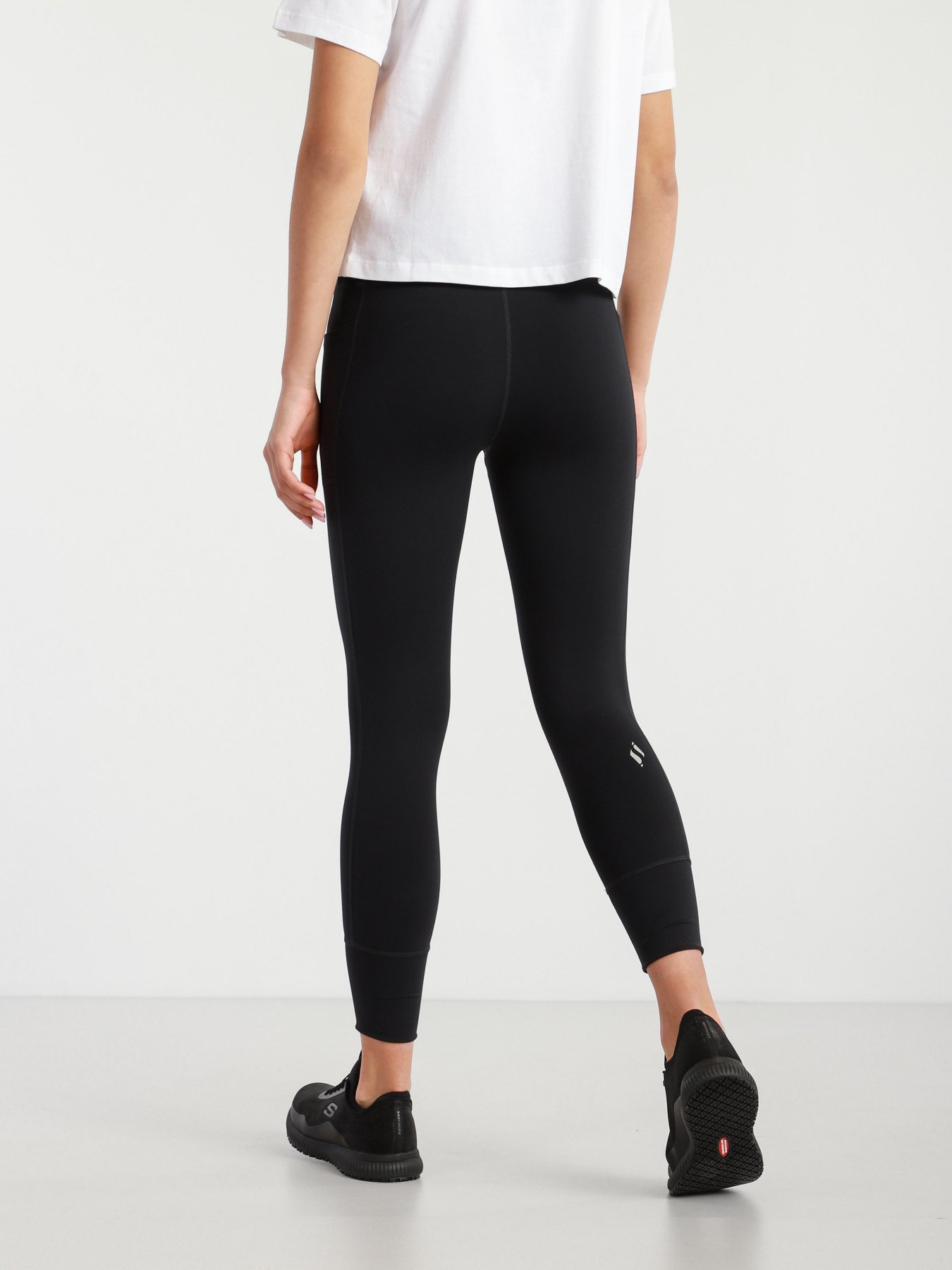 Брюки Skechers Apparel GOwalk модель W4LG125 BLK Брюки Skechers Apparel GOwalk модель W4LG125 BLK Фото