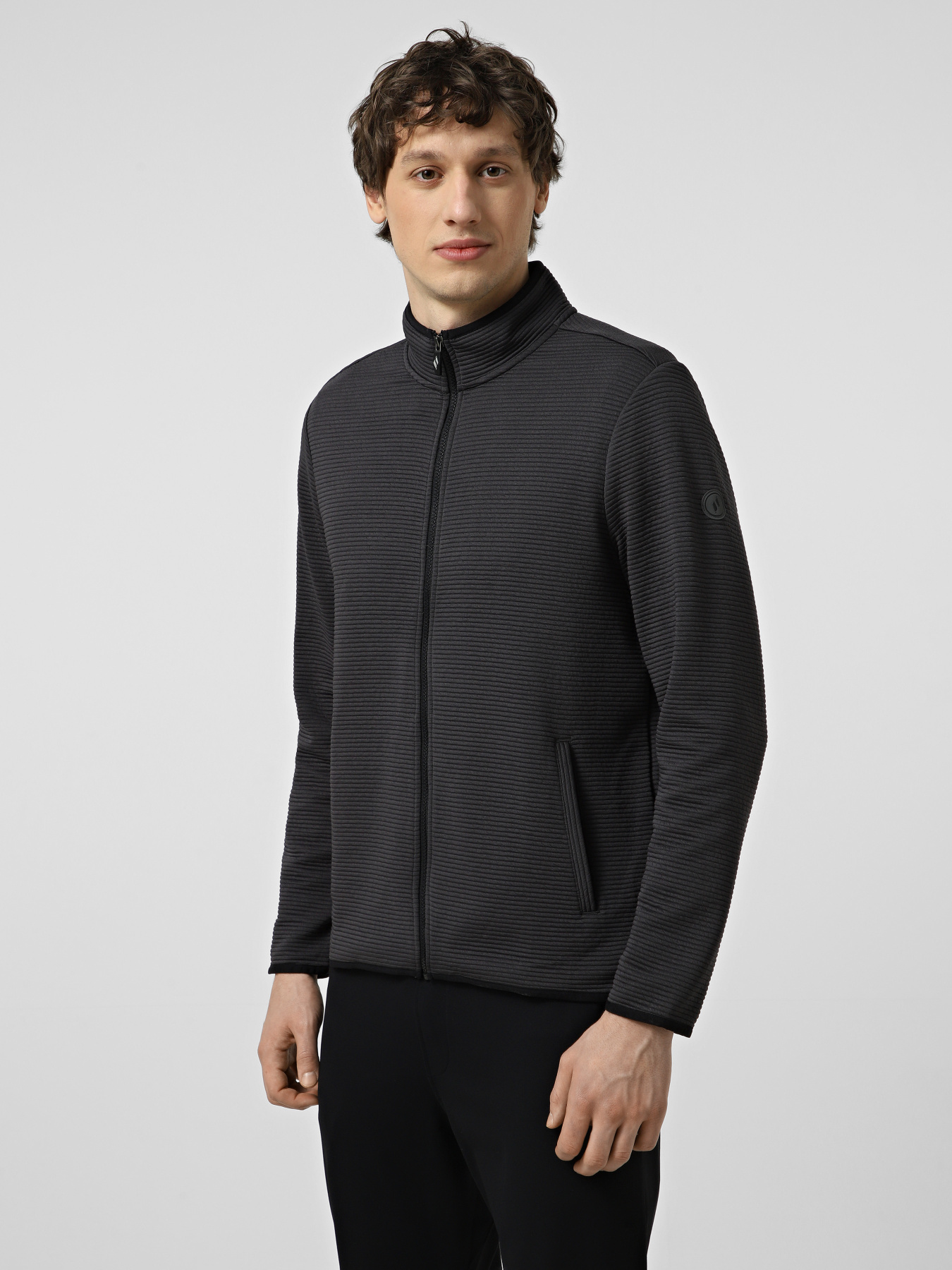 Худі та світшоти Skechers THE HOODLESS HOODIE OTTOMAN JA модель JA25 BKCC Худі та світшоти Skechers THE HOODLESS HOODIE OTTOMAN JA модель JA25 BKCC Фото