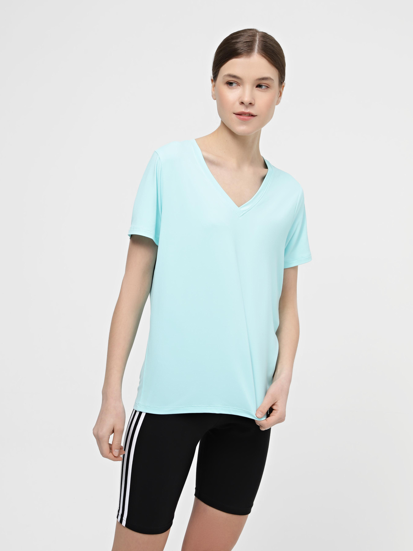 Футболки і поло Skechers Go Dri Serene V-Neck Top модель TP58 BLMN Футболки і поло Skechers Go Dri Serene V-Neck Top модель TP58 BLMN Фото