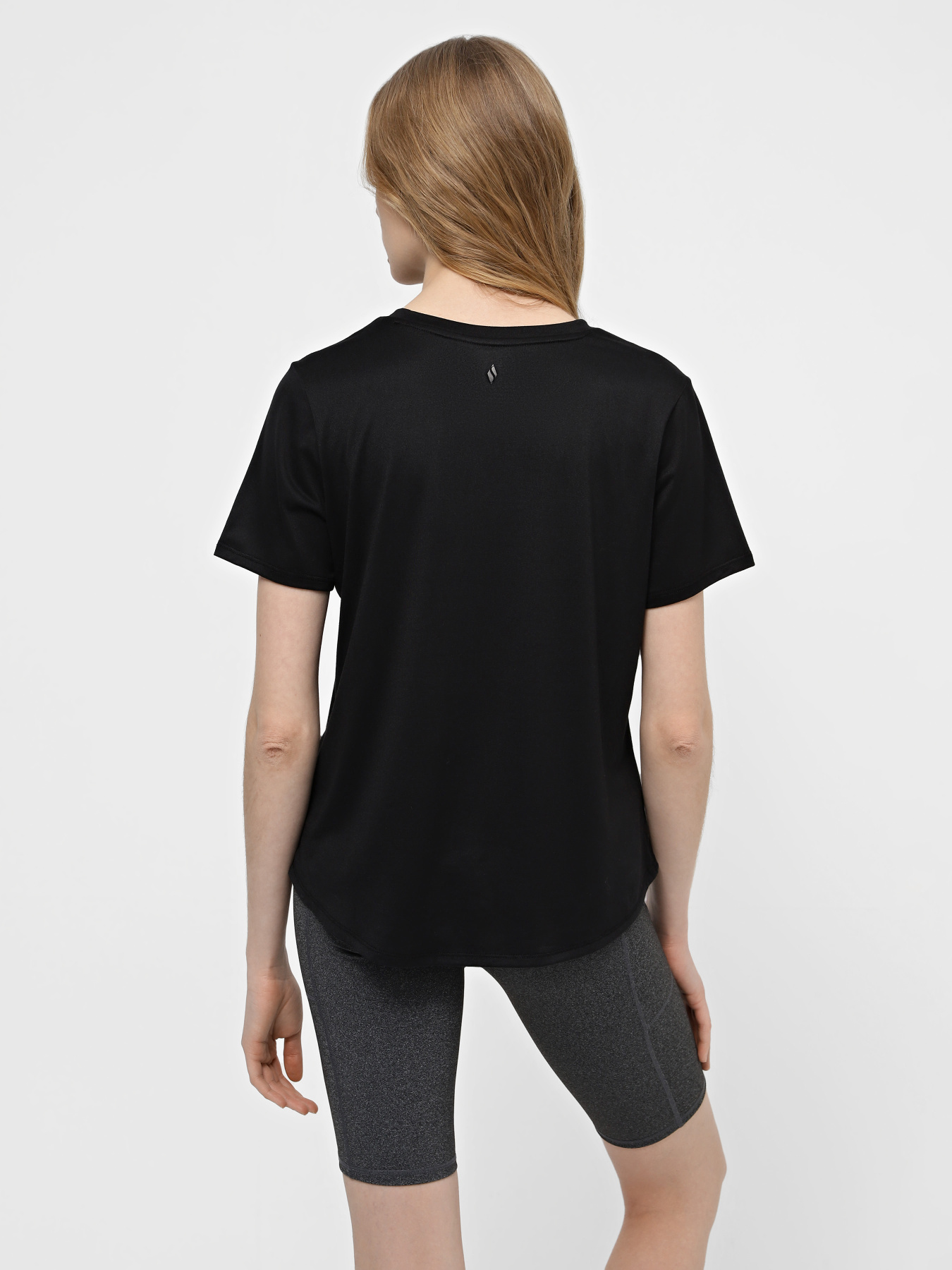 Футболки и поло Skechers GODRI SWIFT TEE модель TS104 BLK Фото