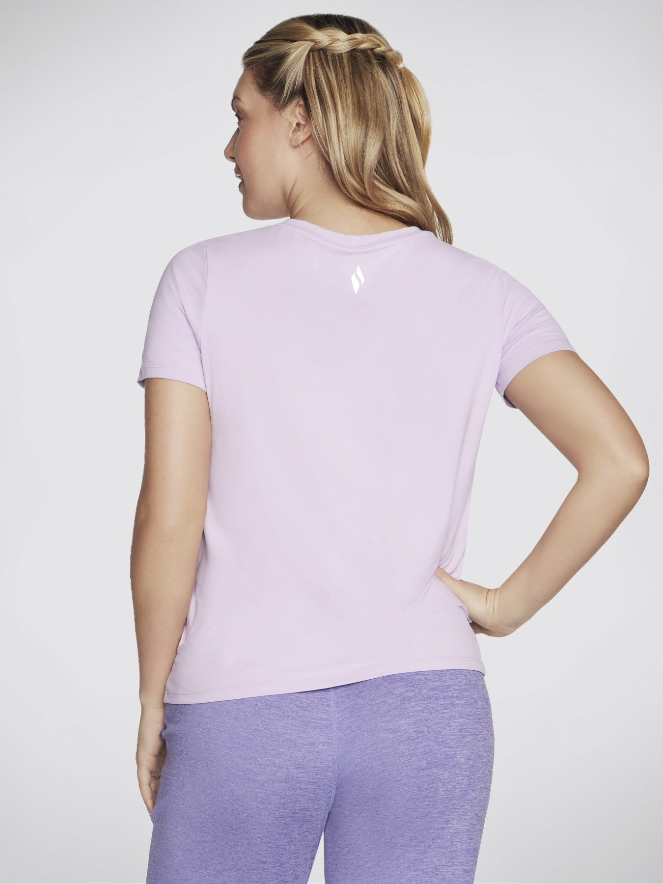 Футболки і поло Skechers Godri Serene Vneck Top модель TP58 BKMT Футболки і поло Skechers Godri Serene Vneck Top модель TP58 BKMT Фото