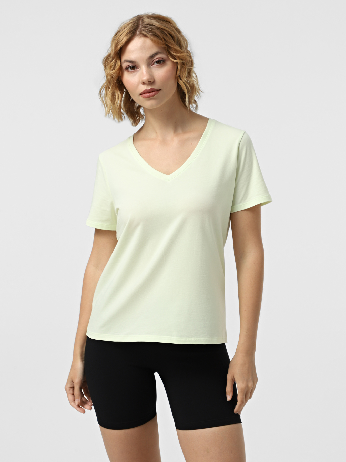 Футболки і поло Skechers PIMA V-NECK TEE модель TP130 LGLM Футболки і поло Skechers PIMA V-NECK TEE модель TP130 LGLM Фото