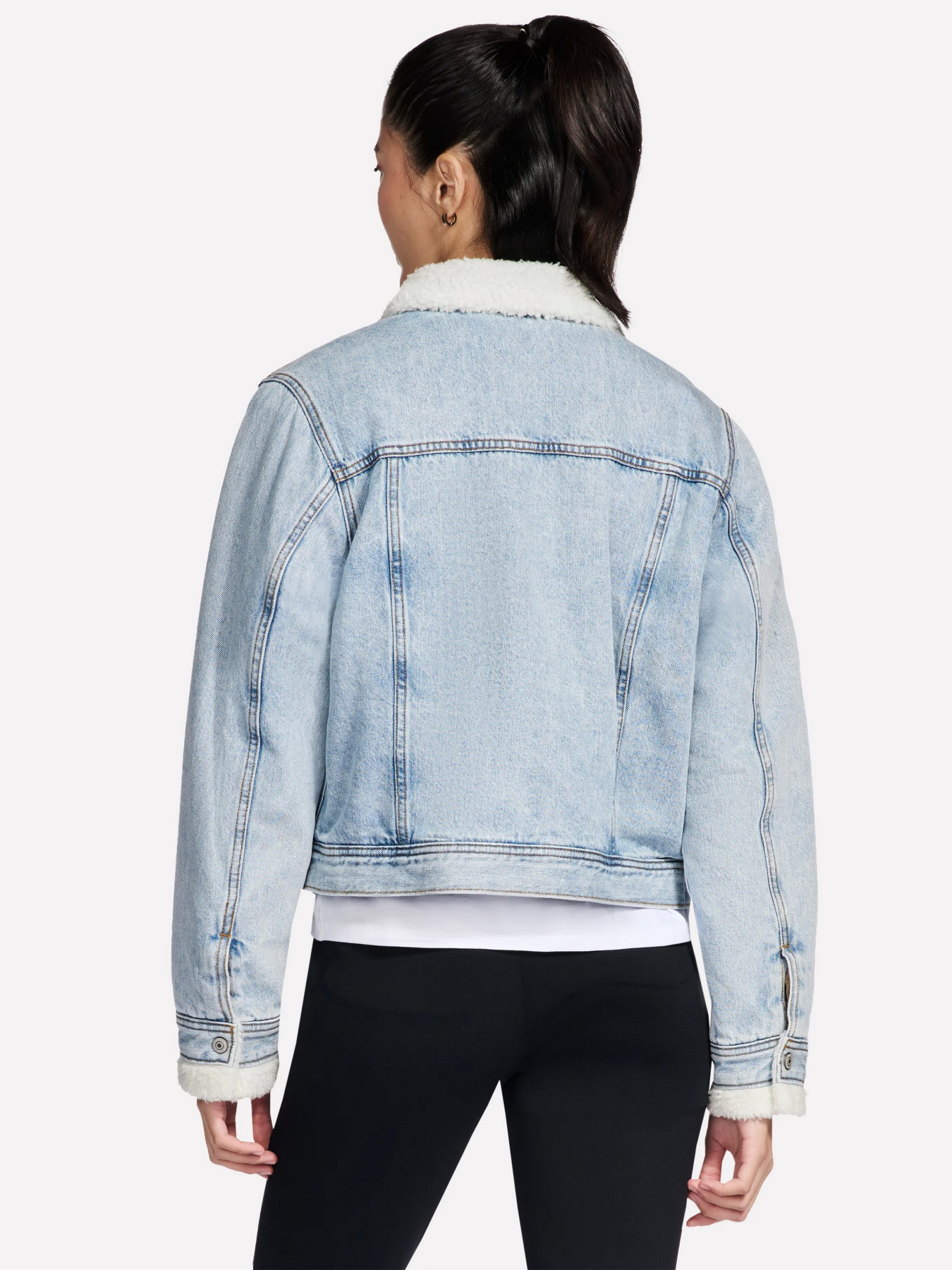 Куртки и дубленки Skechers SHERPA DENIM JACKET модель JA240 DNTP Фото