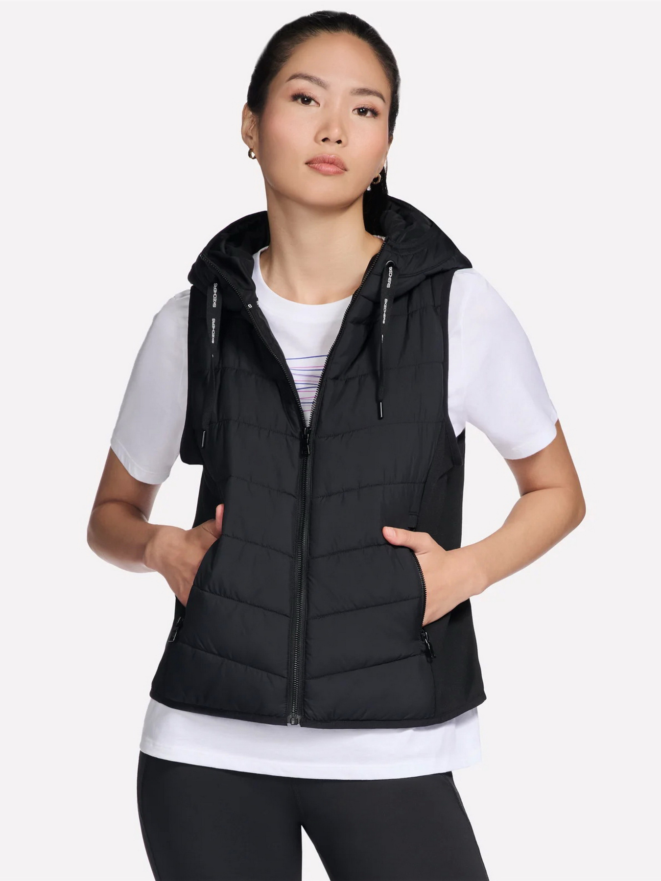 Куртки та дублянки Skechers SKECHERS PERFORMANCE ELITE HOO модель JA212 BLK Куртки та дублянки Skechers SKECHERS PERFORMANCE ELITE HOO модель JA212 BLK Фото