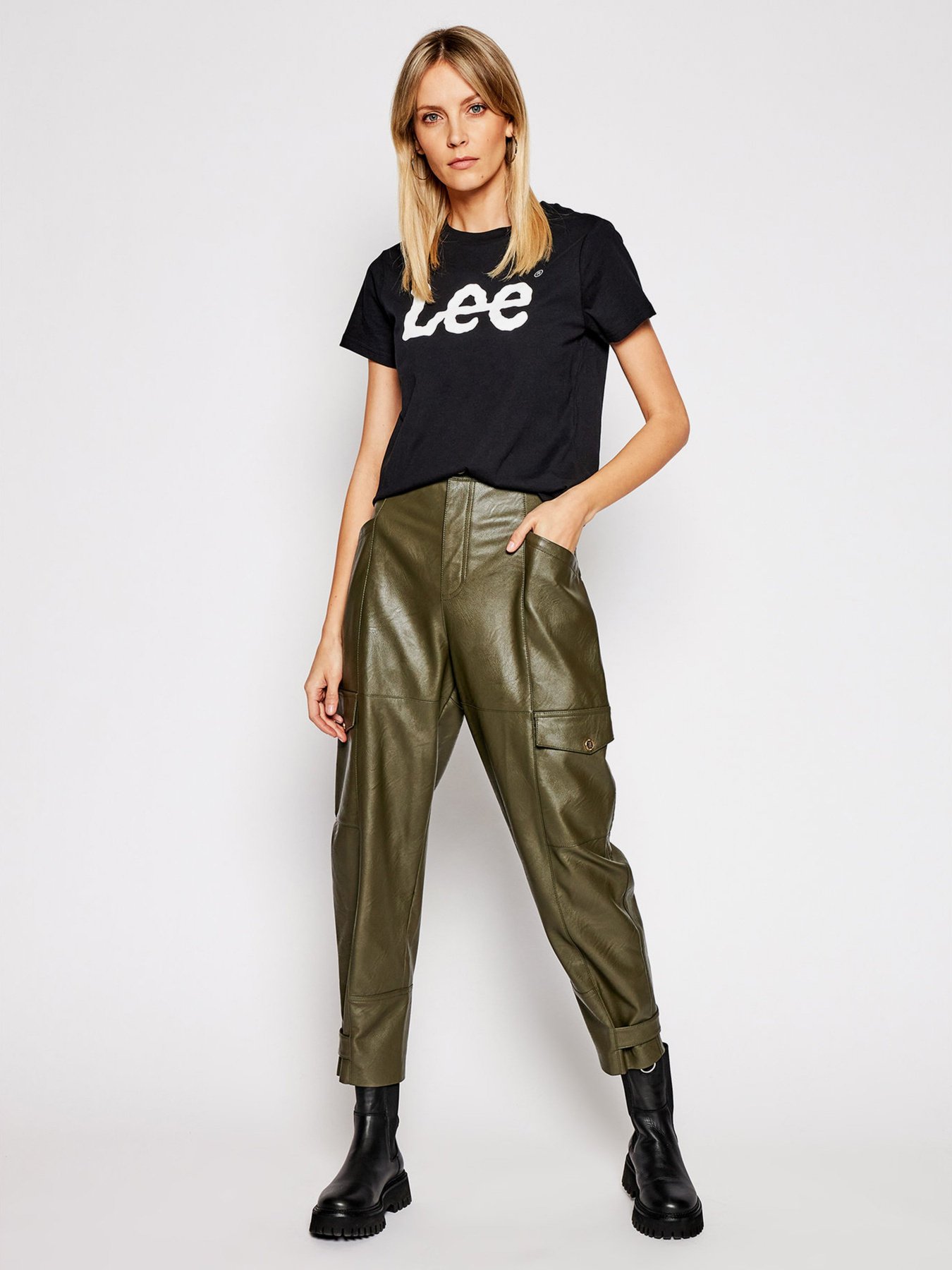 Футболки і поло Lee Logo модель L42UER01 Футболки і поло Lee Logo модель L42UER01 Фото