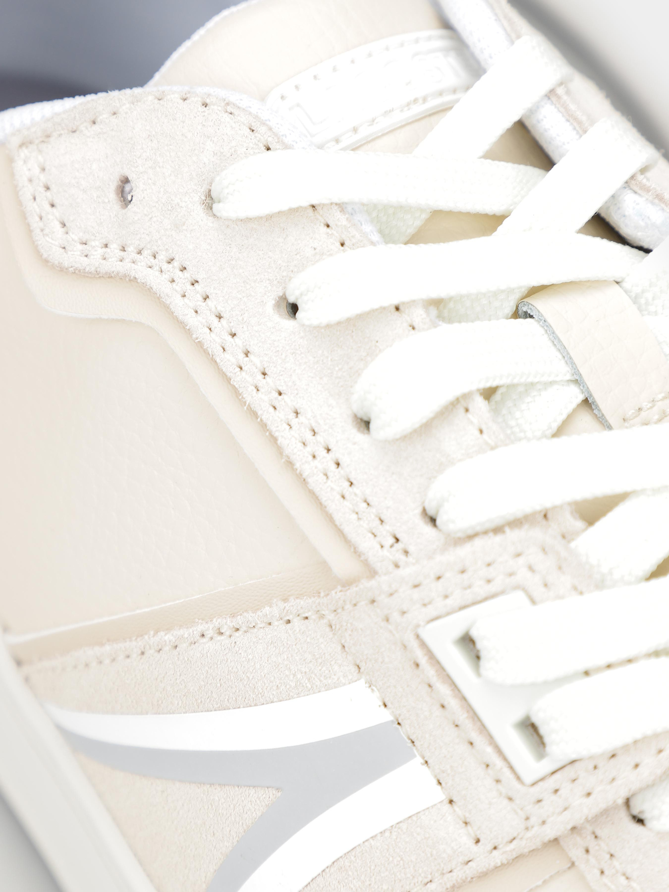 Кросівки Lacoste L001 модель 747SMA00542B7 Кросівки Lacoste L001 модель 747SMA00542B7 Фото