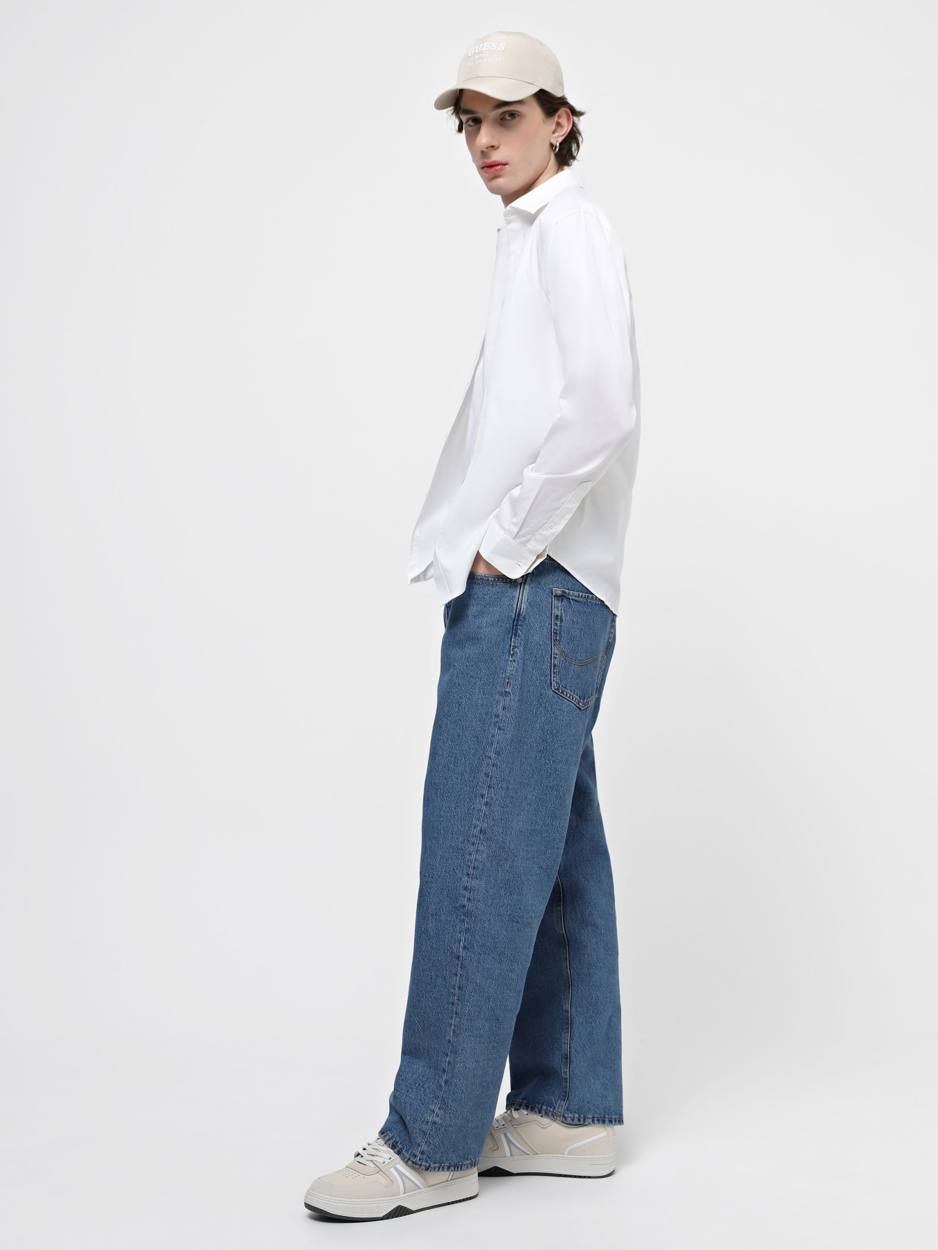 Кросівки Lacoste L001 модель 747SMA00542B7 Кросівки Lacoste L001 модель 747SMA00542B7 Фото