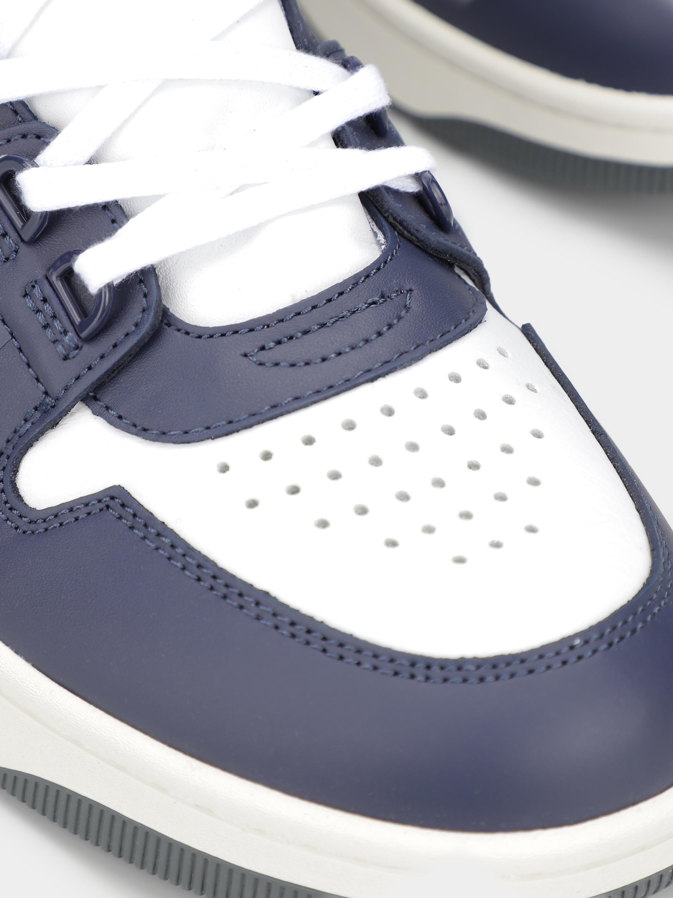 Кеды Lacoste L001 модель 747SMA0078092 Фото