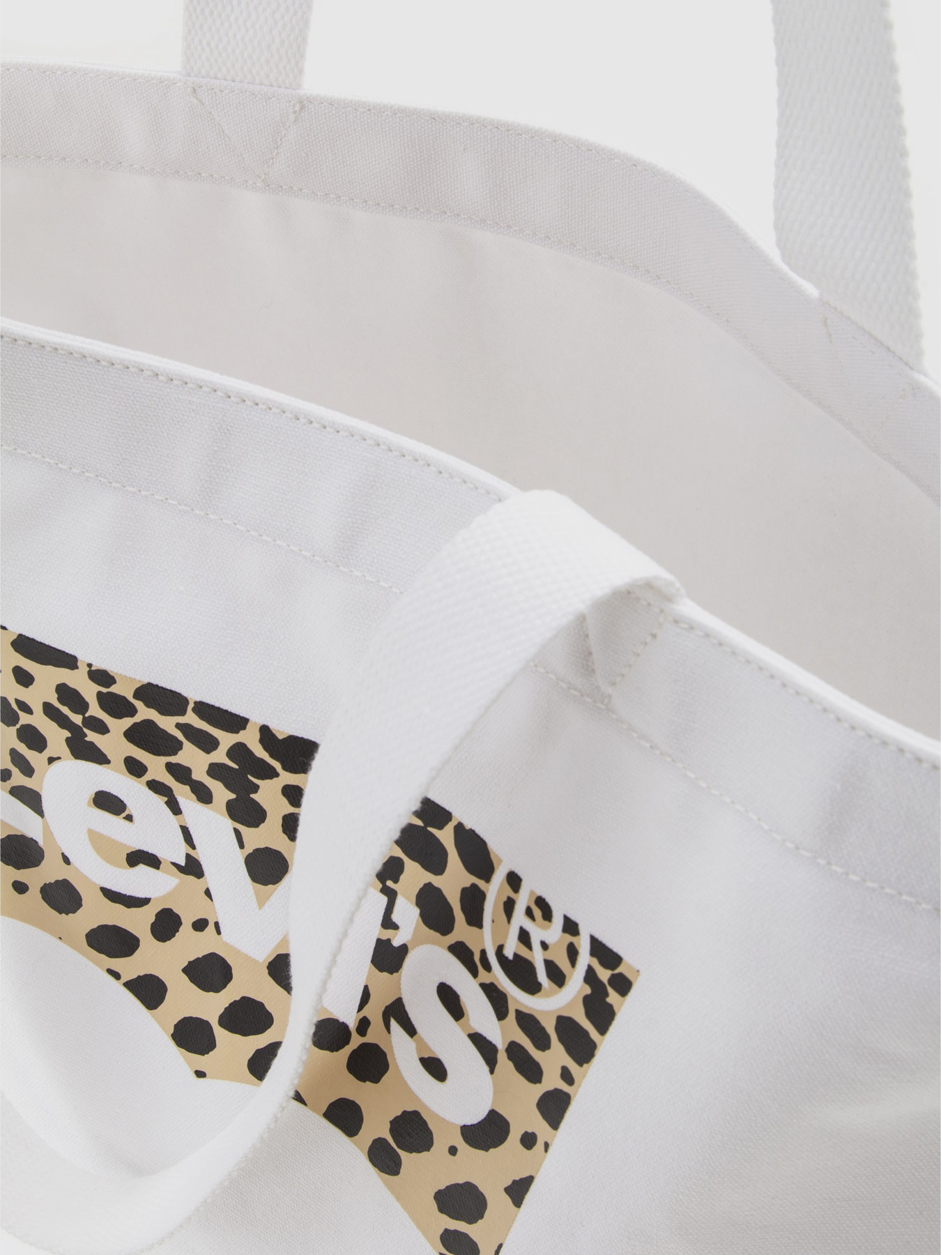 Сумки Levi's Batwing Tote модель 227853;640.221 Фото