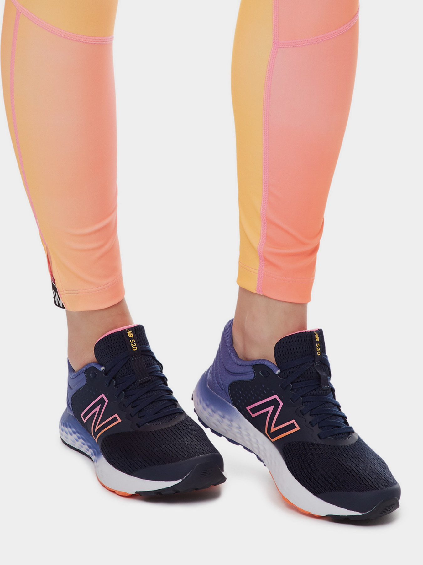 Кросівки New Balance 520 модель W520HE7 Кросівки New Balance 520 модель W520HE7 Фото