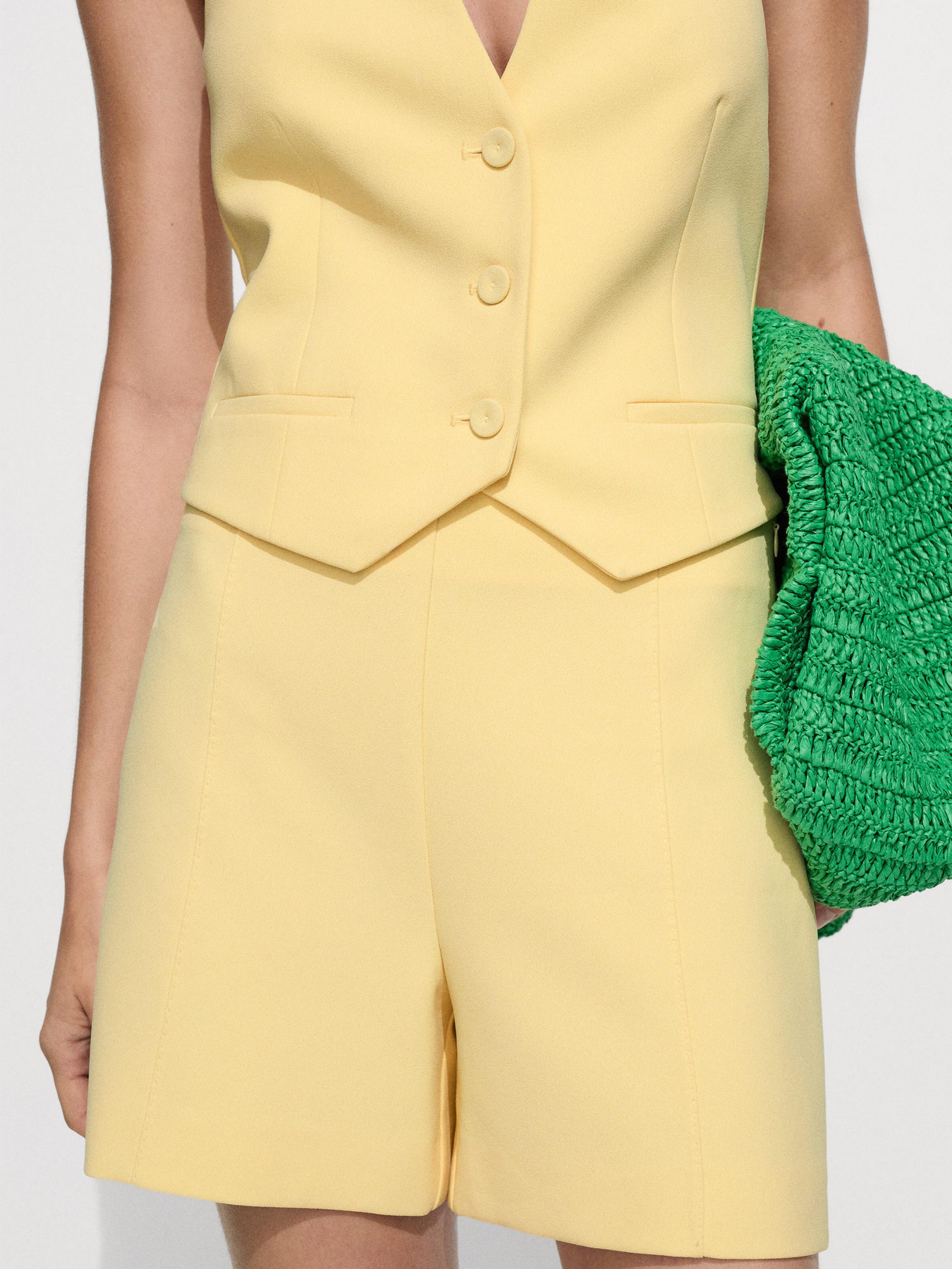 Шорты MANGO модель 77040389_11 Шорты MANGO модель 77040389_11 Фото
