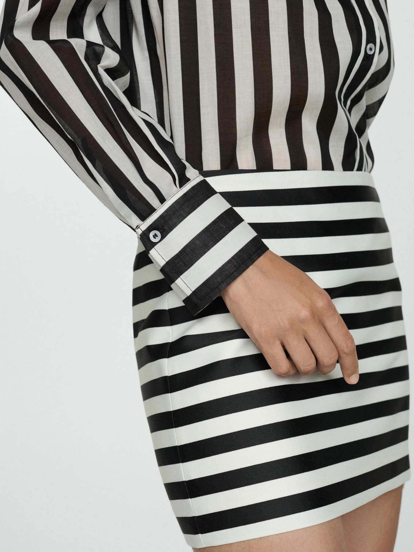 Рубашки MANGO модель 77034795_2 Рубашки MANGO модель 77034795_2 Фото
