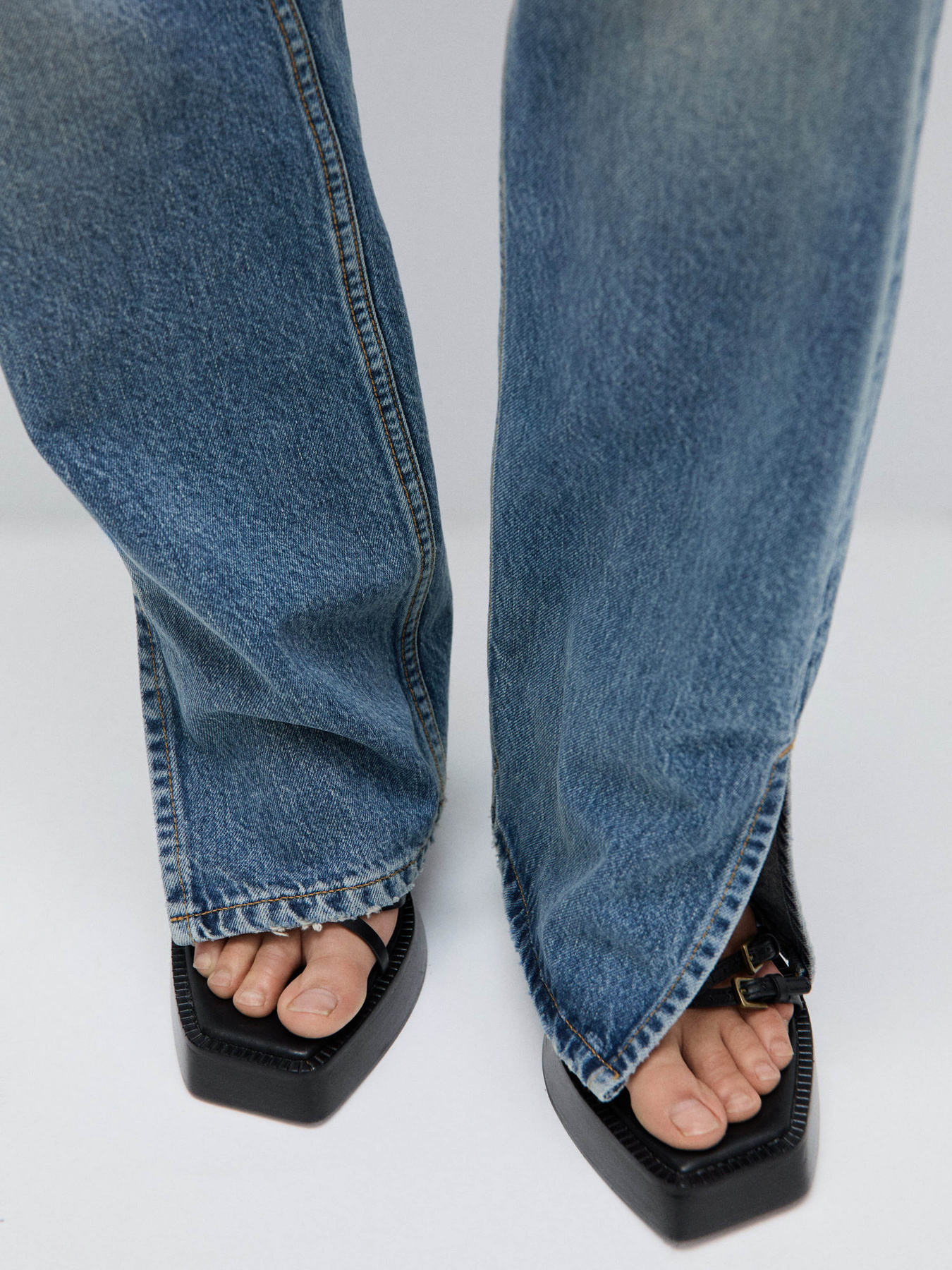 Джинсы MANGO модель 77974068_TO Джинсы MANGO модель 77974068_TO Фото