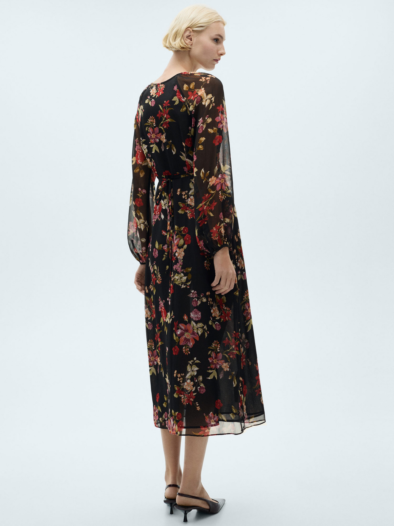 Платья MANGO SAVAGE модель 87080642_99 Платья MANGO SAVAGE модель 87080642_99 Фото